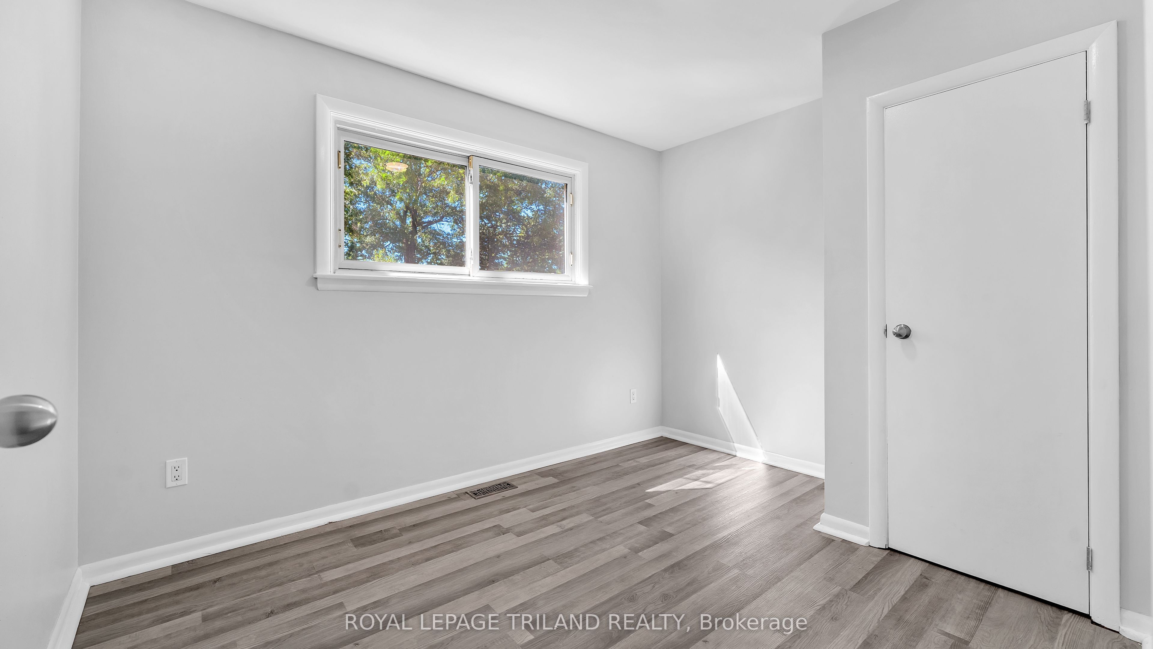 93 Manitoulin Drive Property Photo 14