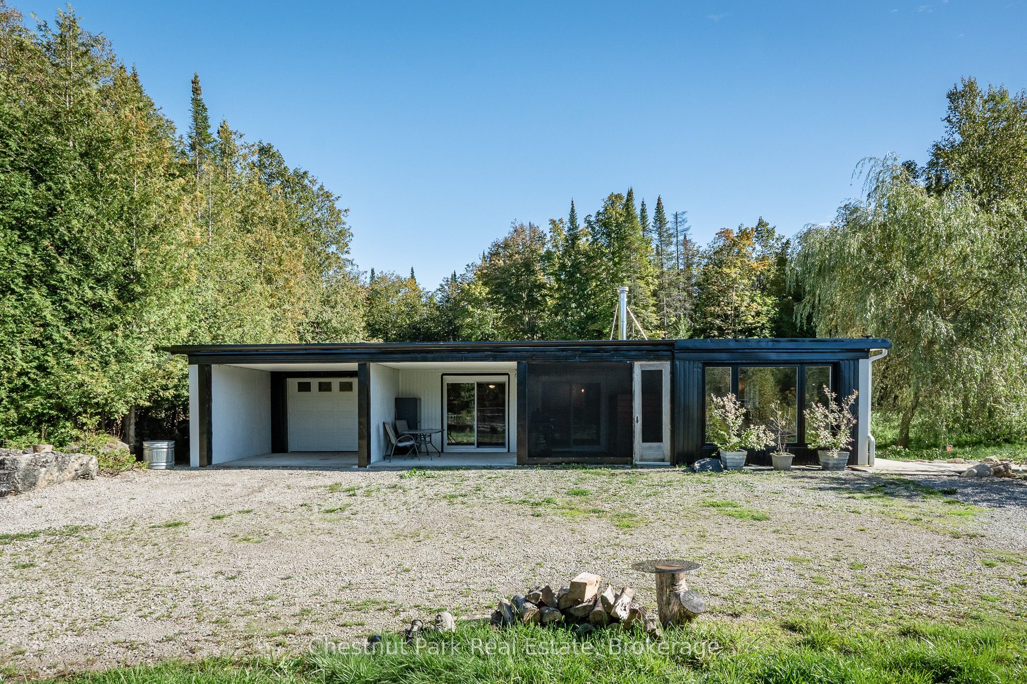 664 Bruce Road 9 Property Photo 1