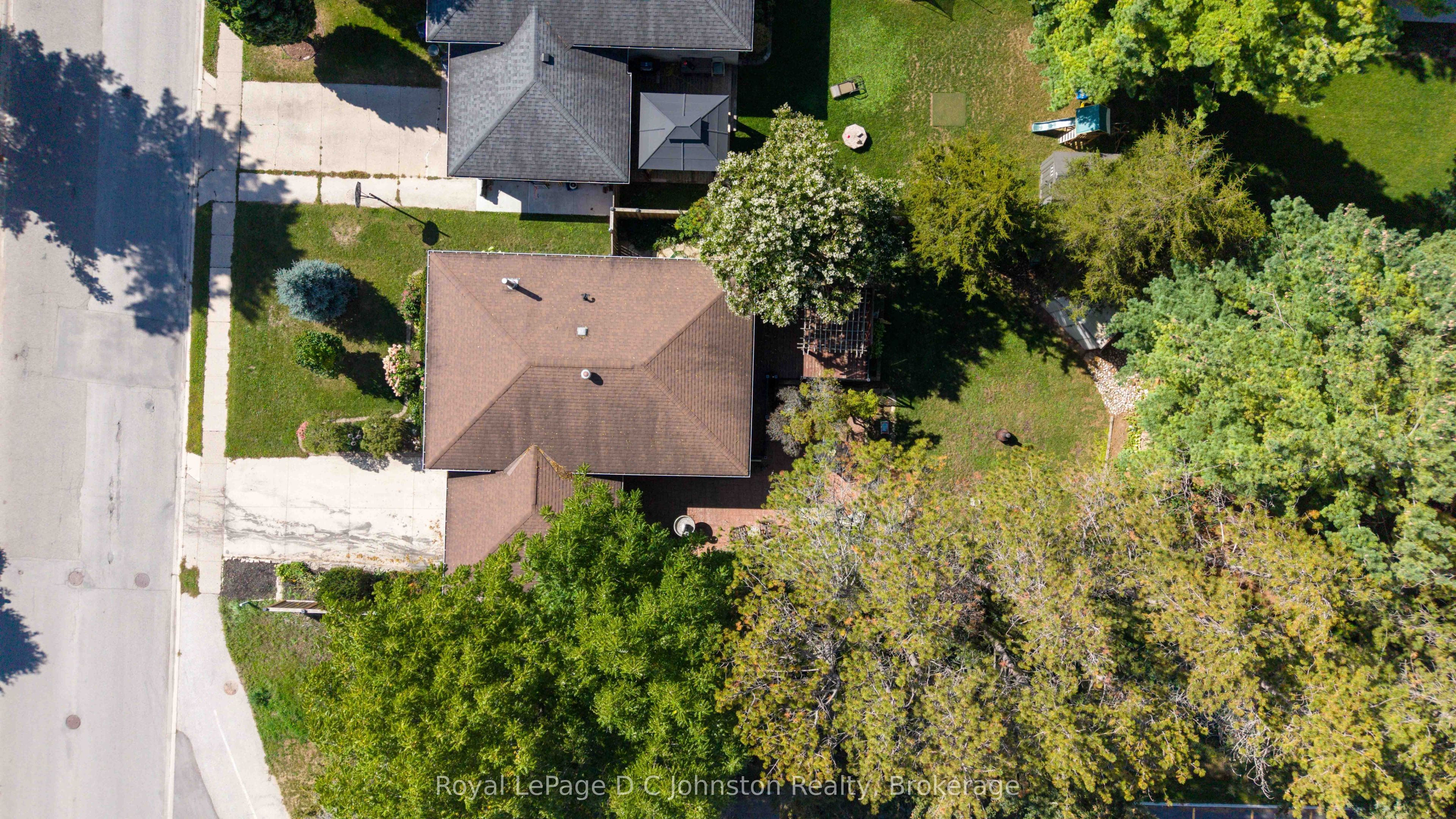 1152 Wellington Street Property Photo 2