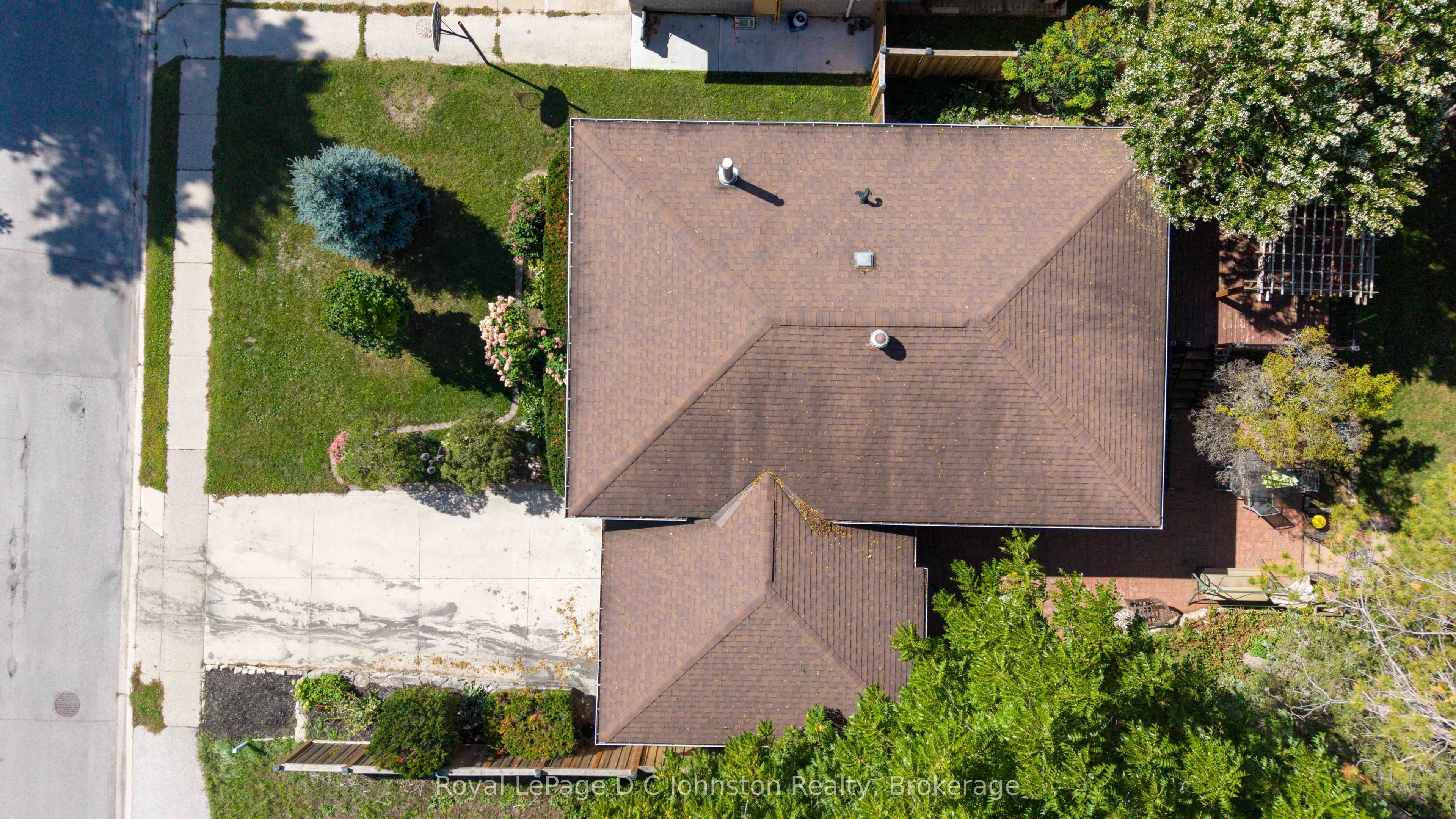 1152 Wellington Street Property Photo 3