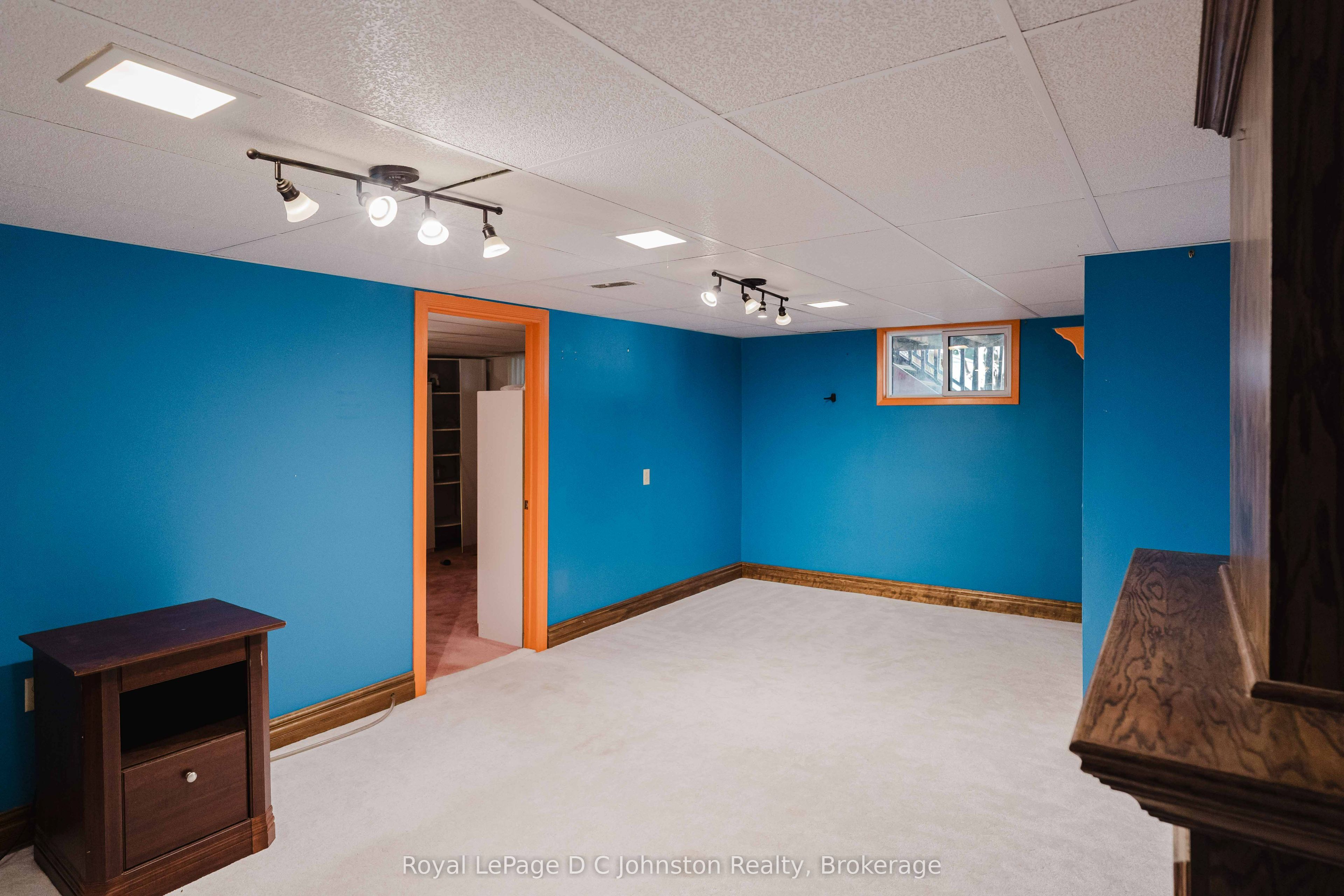 1152 Wellington Street Property Photo 35