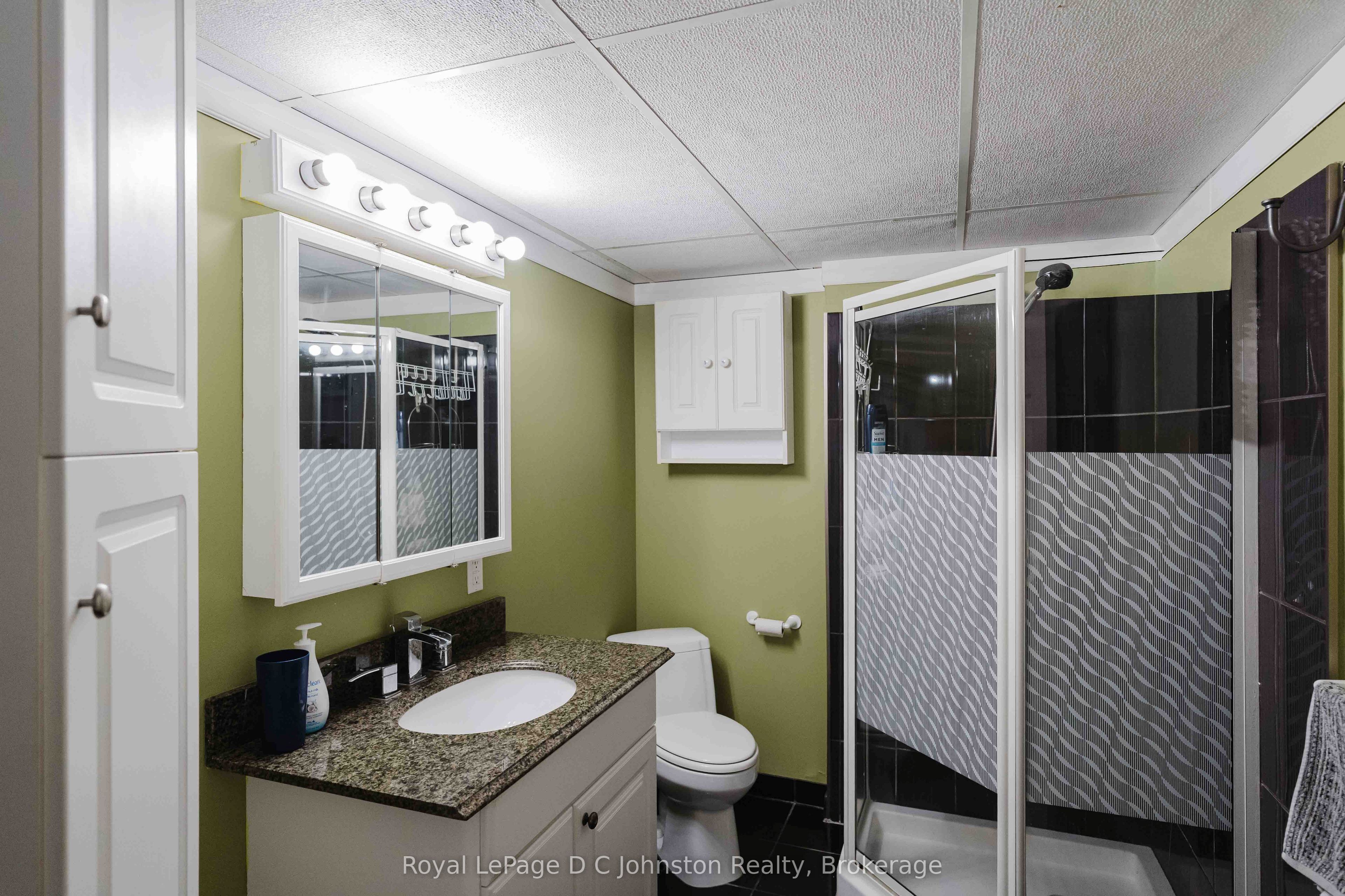 1152 Wellington Street Property Photo 36