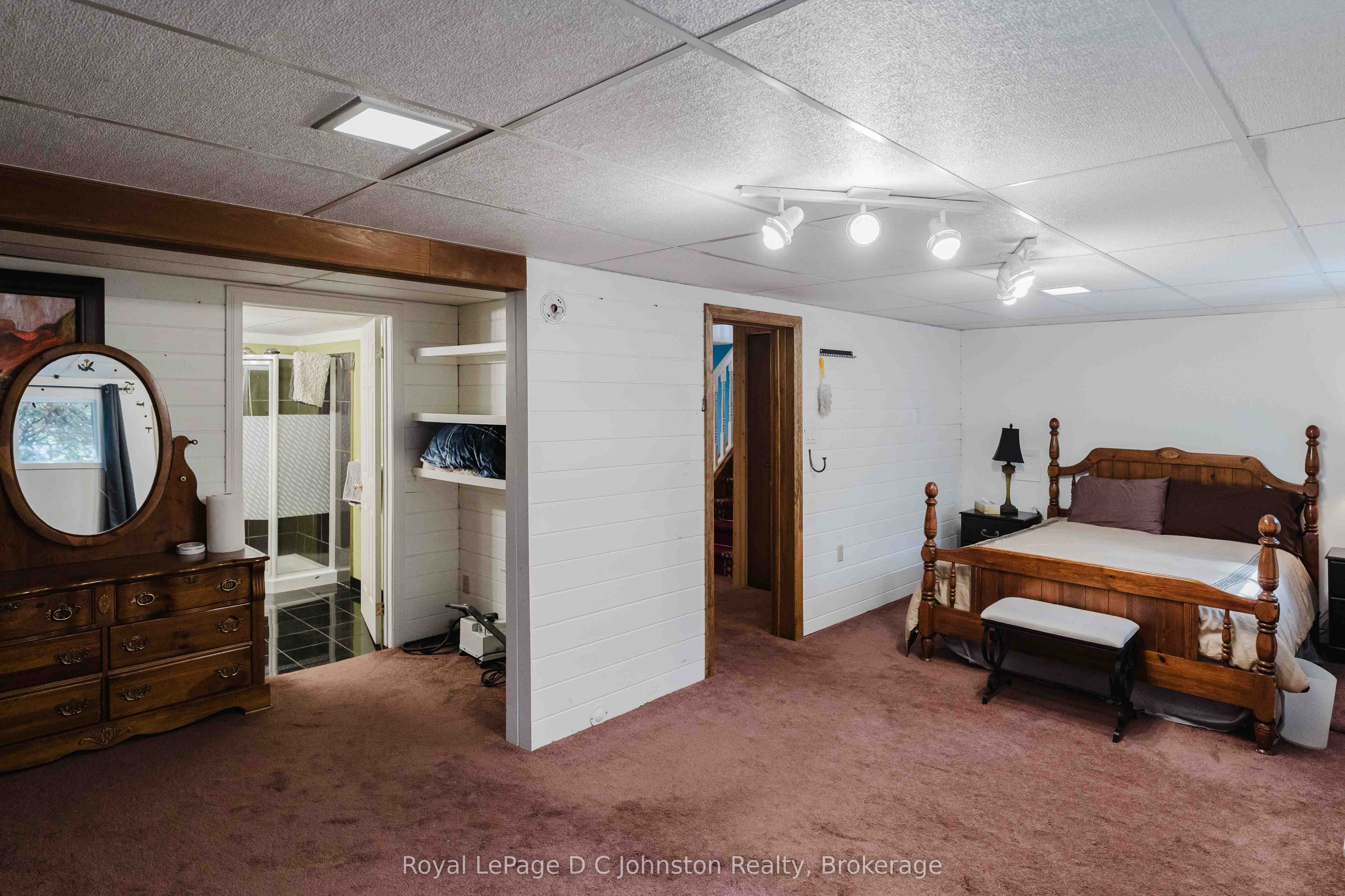 1152 Wellington Street Property Photo 38