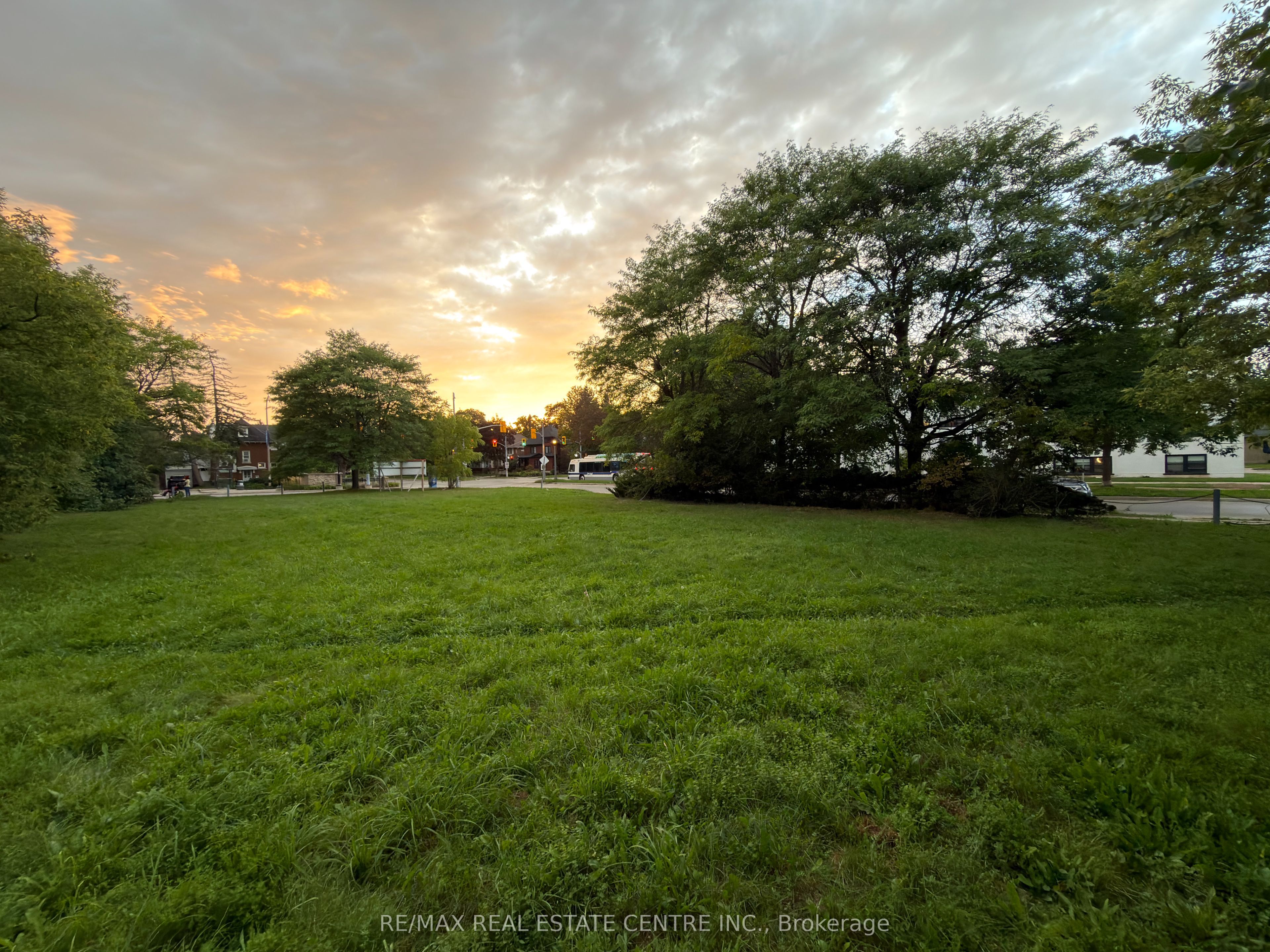 115 Union Boulevard Property Photo 2