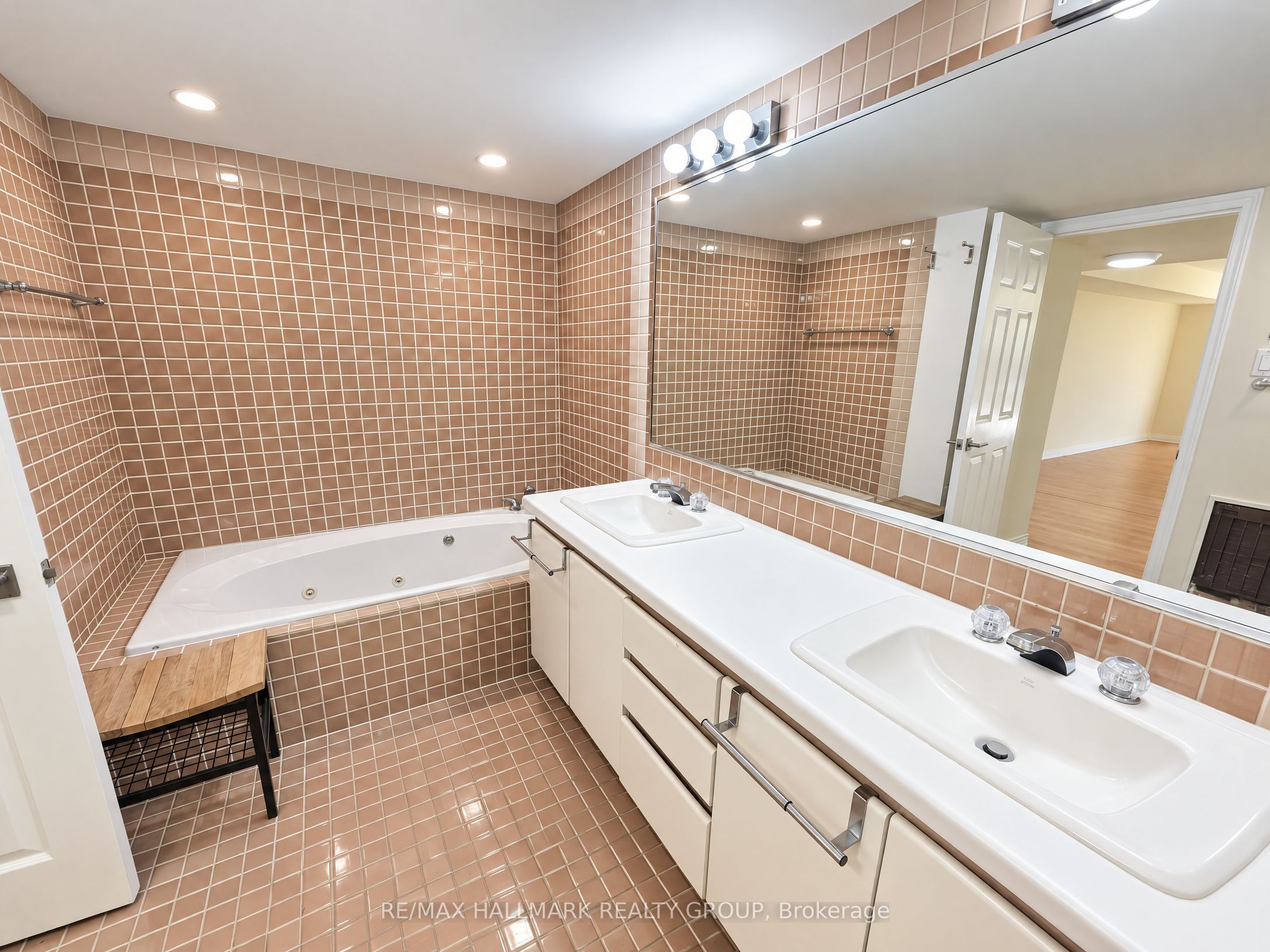 263 Botanica Private 77 Property Photo 25
