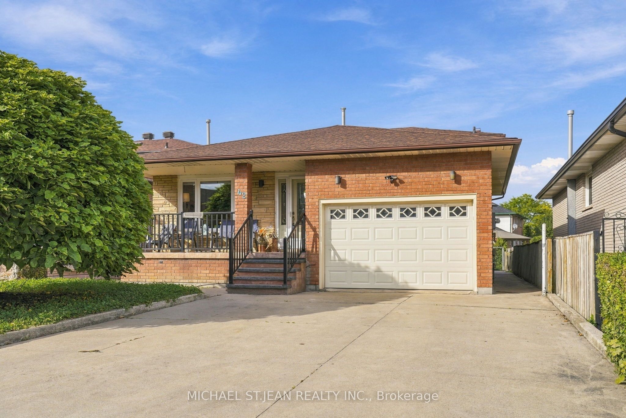 42 Lasila Court Property Photo 2