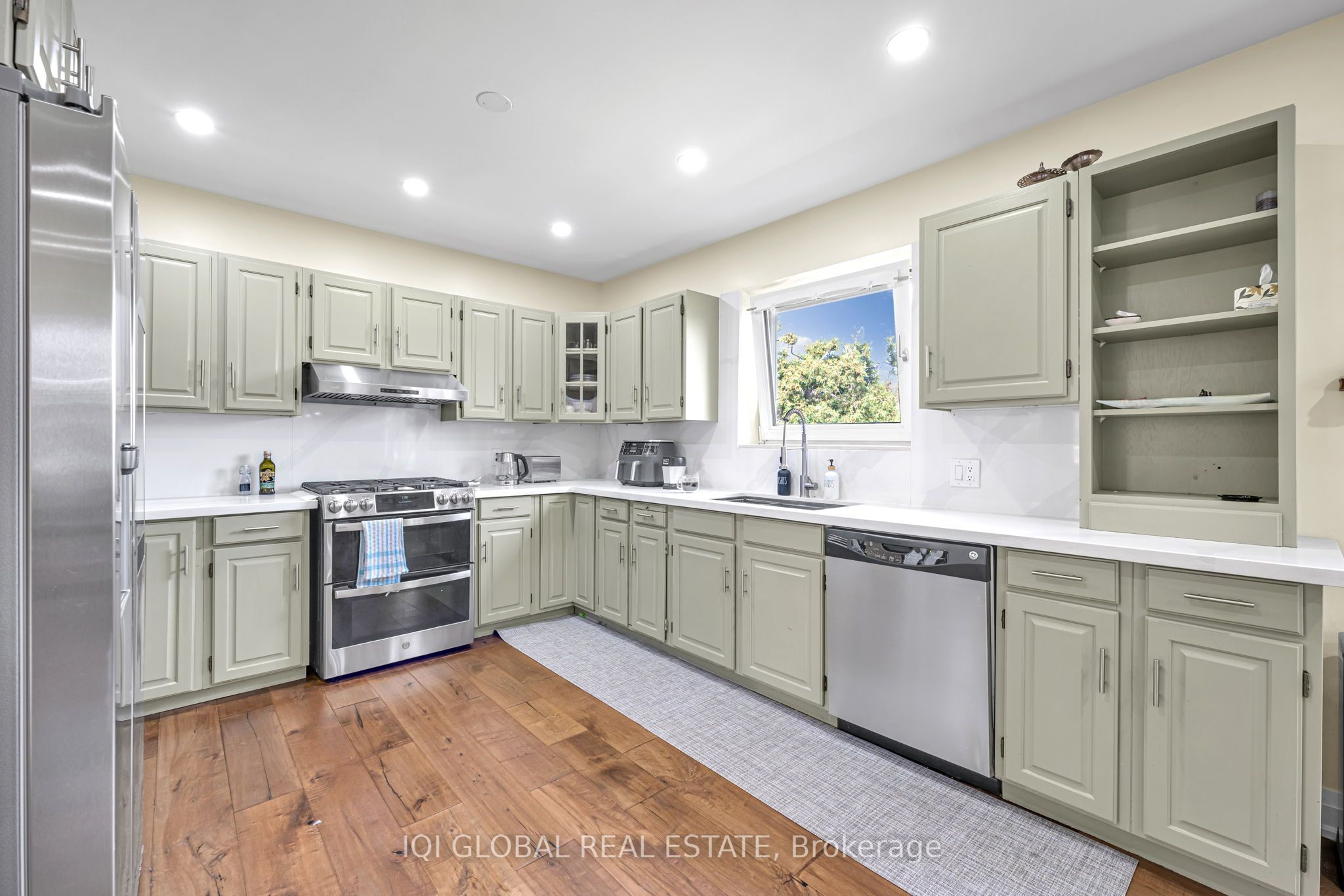 38 Leclaire Street Property Photo 10
