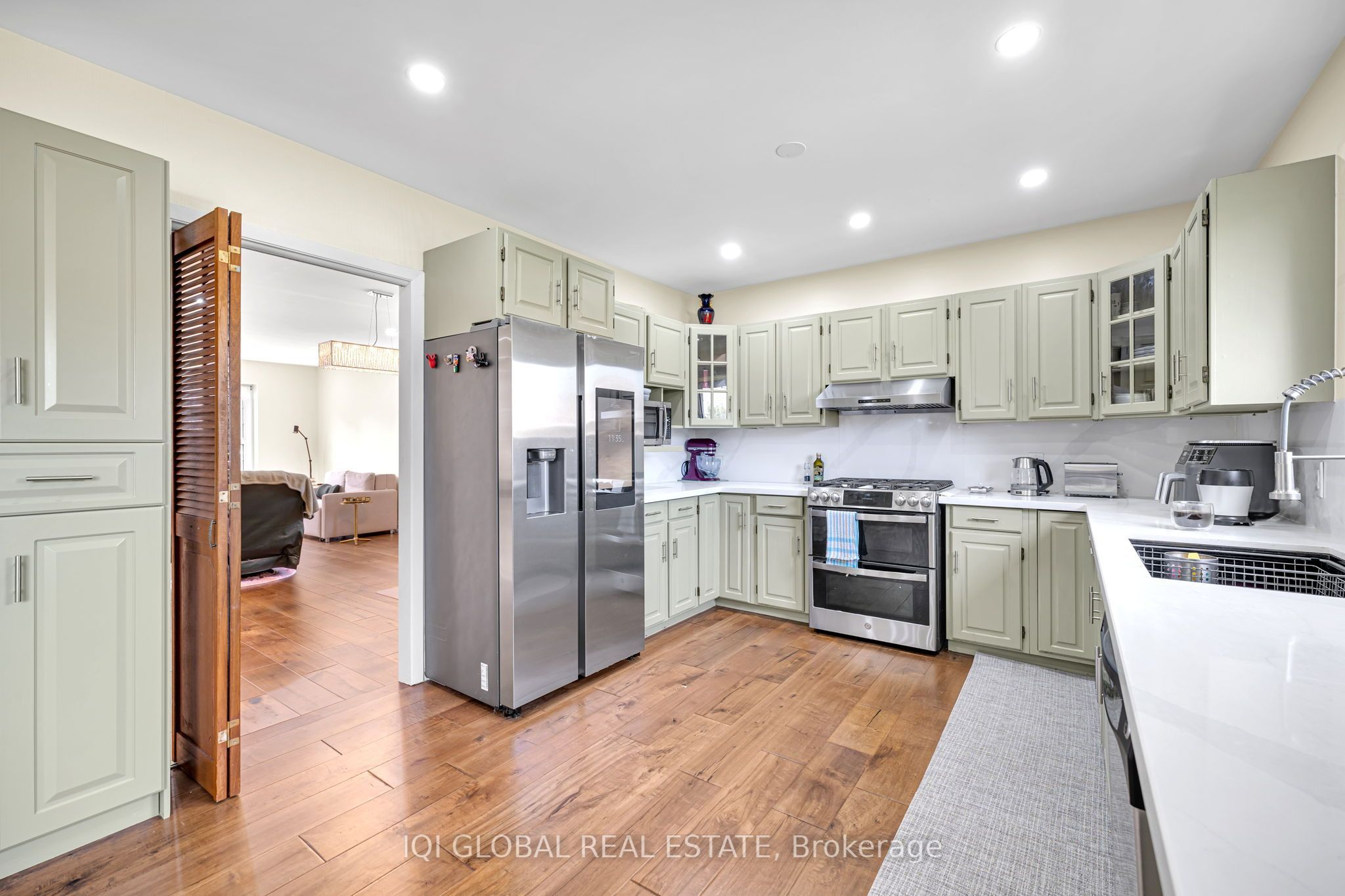 38 Leclaire Street Property Photo 11