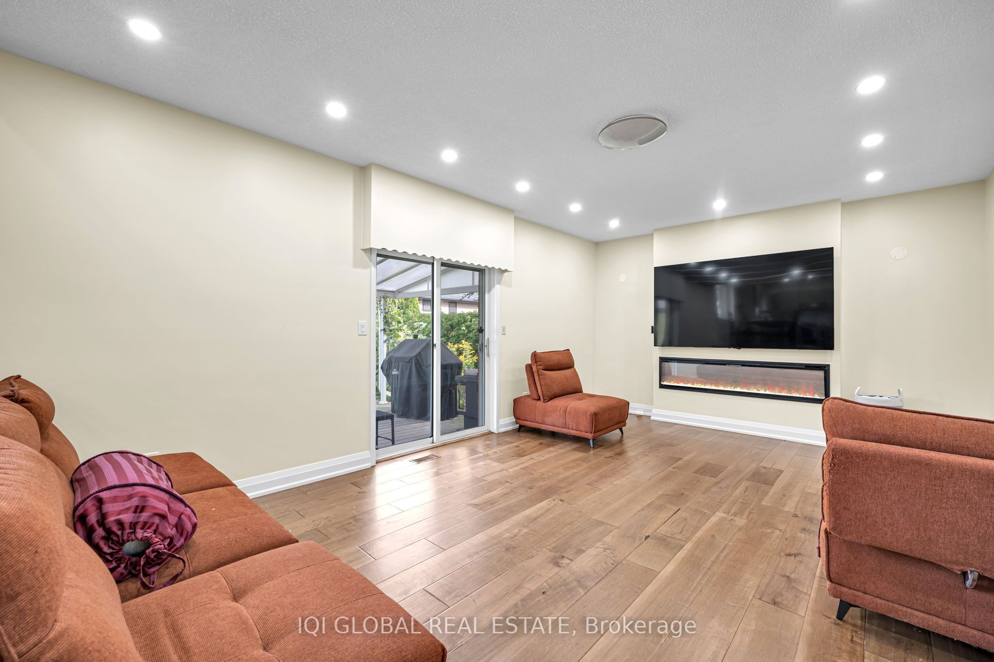 38 Leclaire Street Property Photo 14