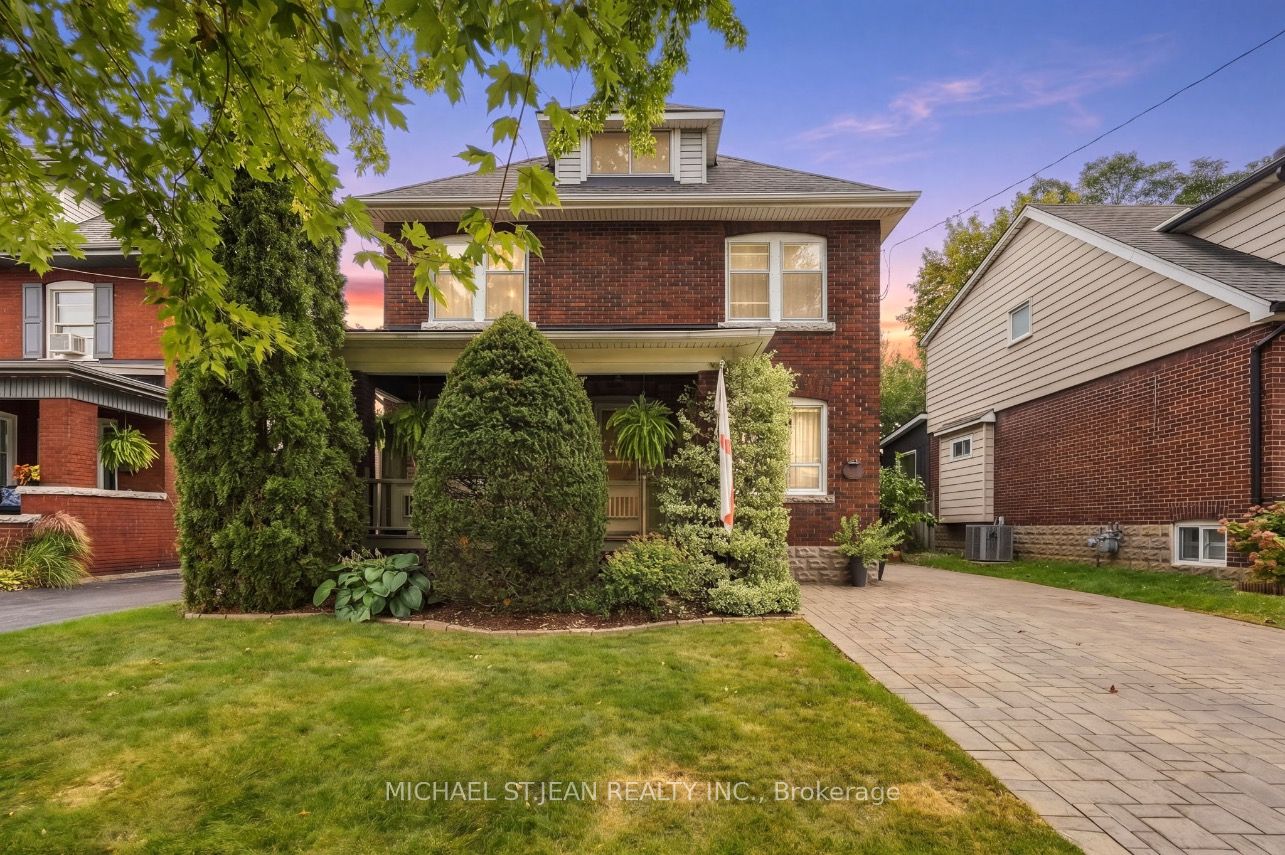 33 Tuxedo Avenue S Property Photo 1