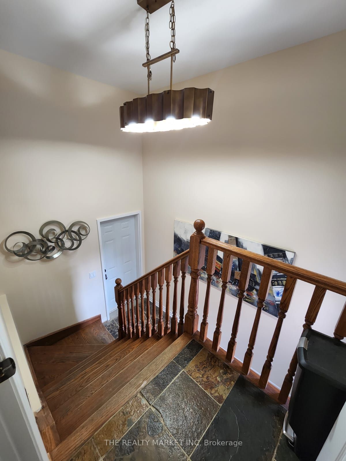 383206 20 Side Road Upper Level Property Photo 21