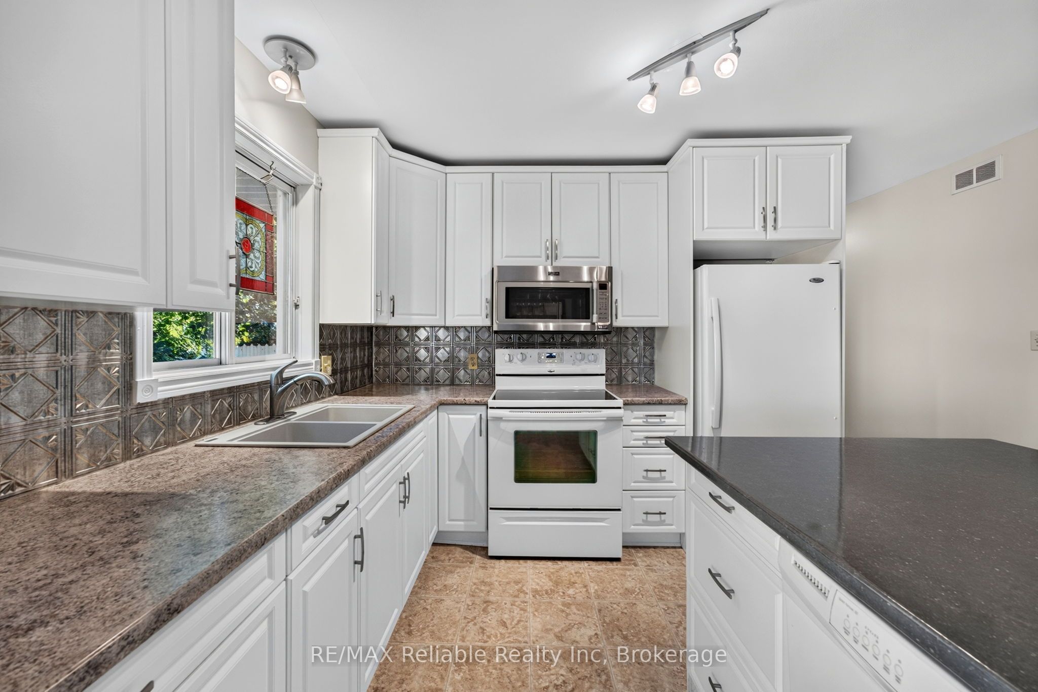 183 Spencer Street Property Photo 11