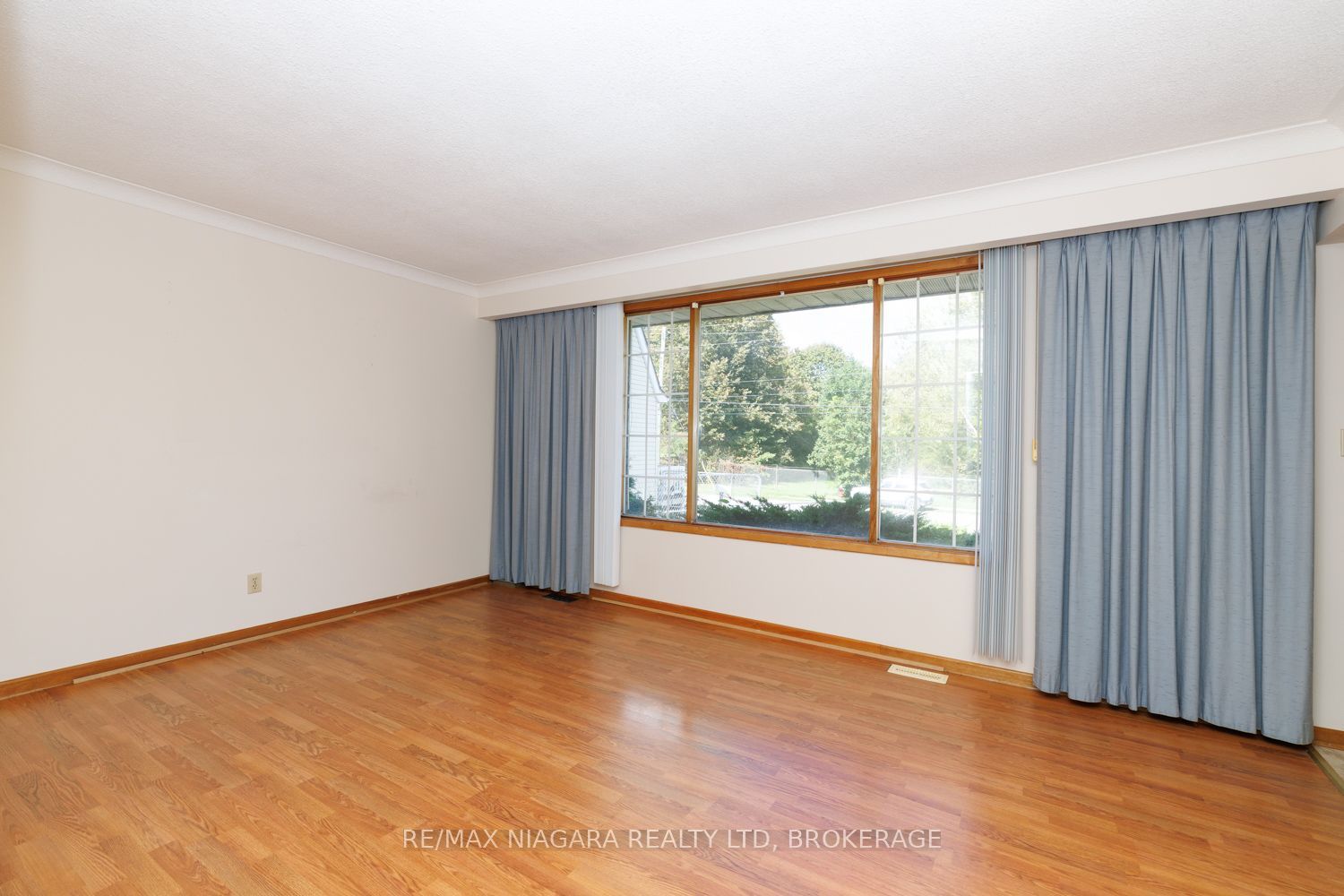4166 Chippawa Parkway Property Photo 13