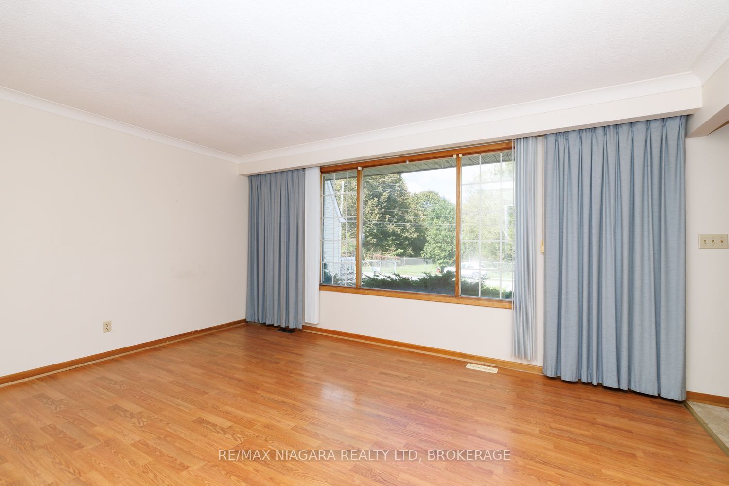 4166 Chippawa Parkway Property Photo 14
