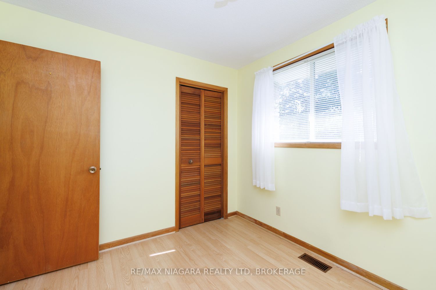 4166 Chippawa Parkway Property Photo 19