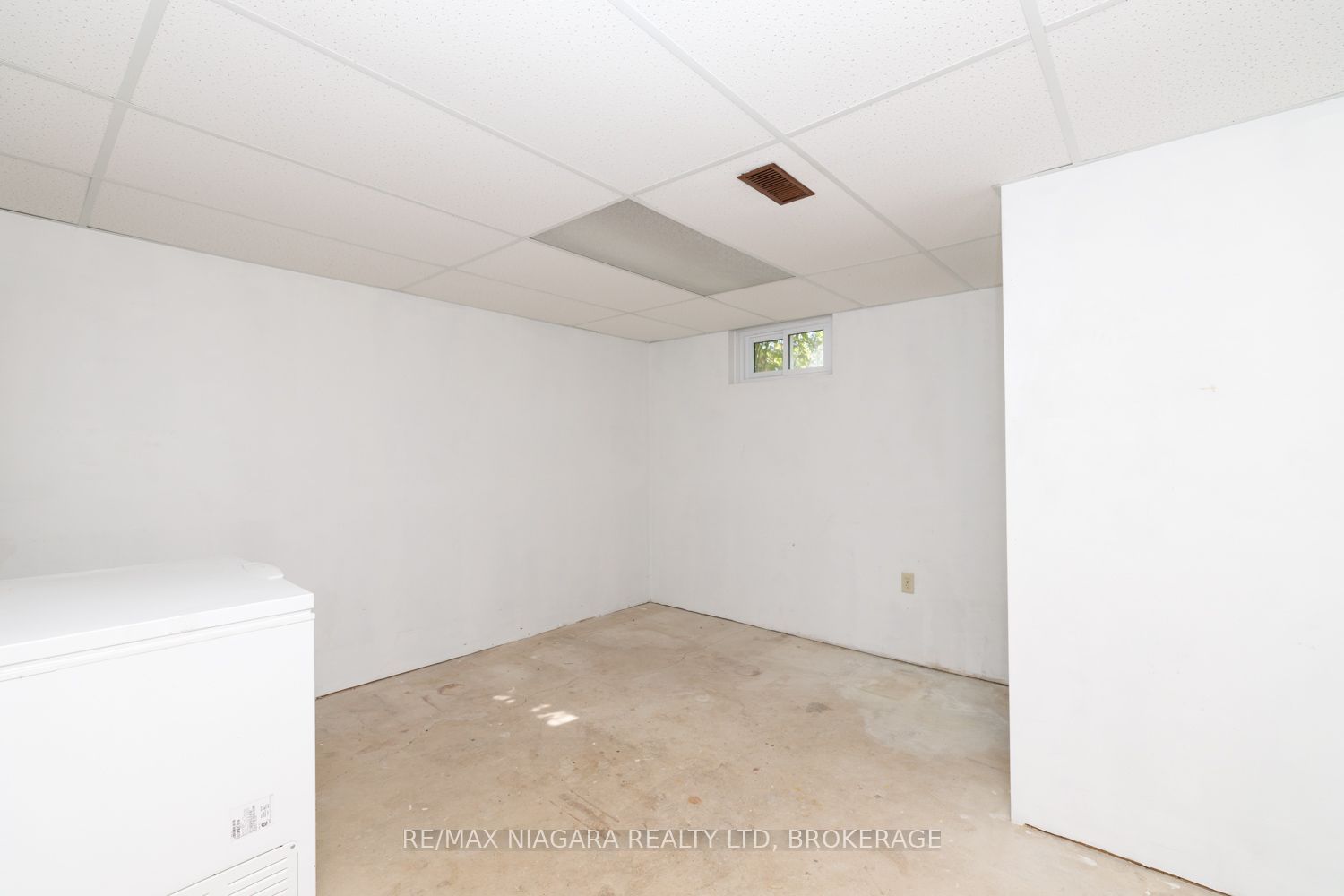 4166 Chippawa Parkway Property Photo 23