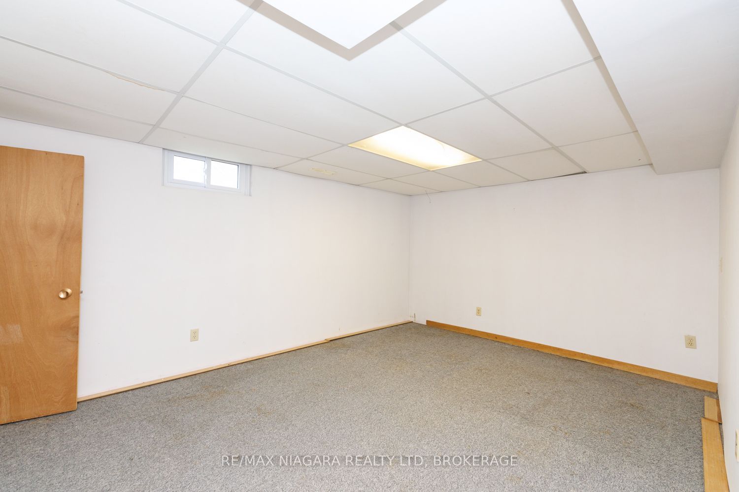 4166 Chippawa Parkway Property Photo 28