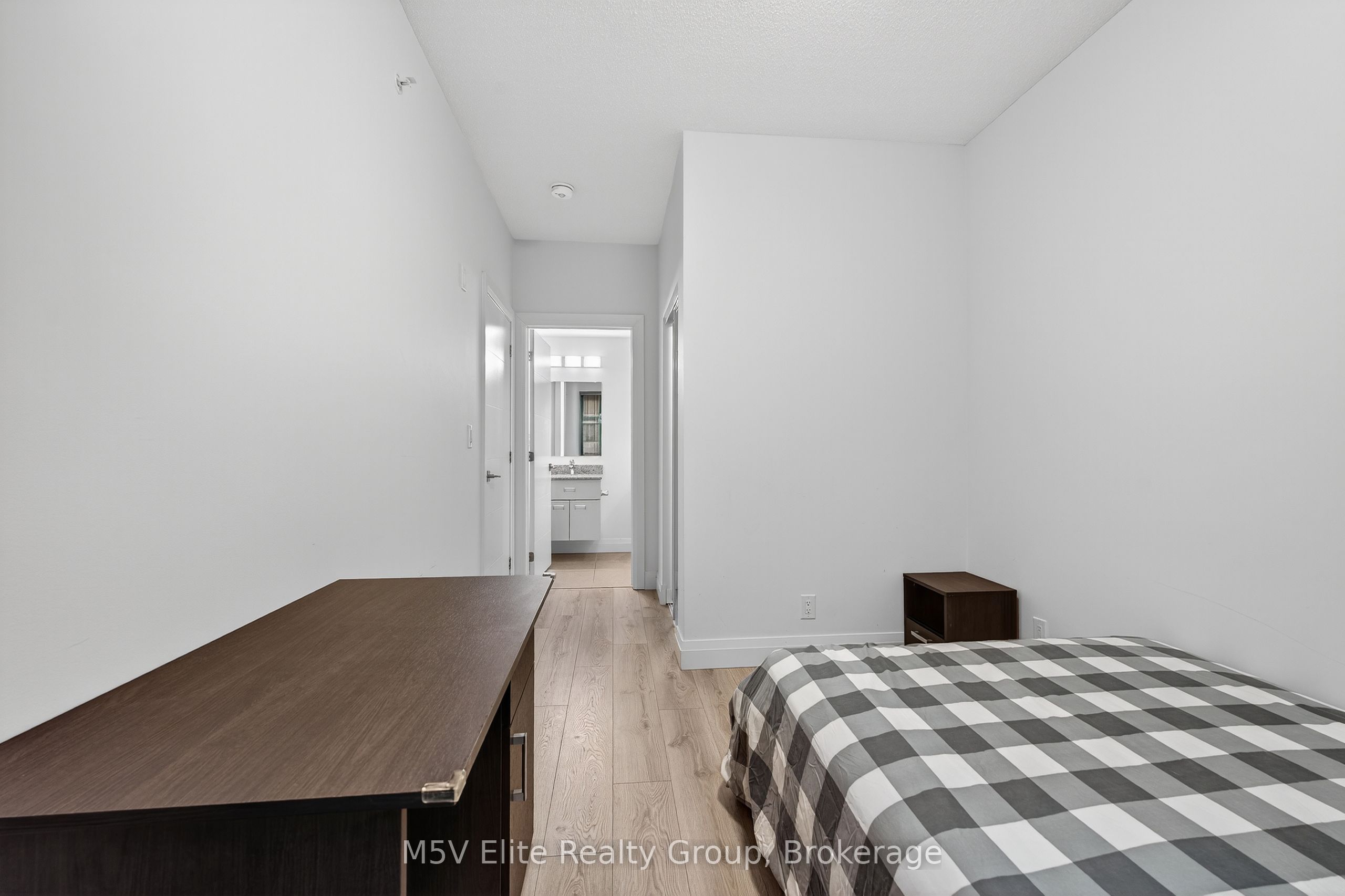 652 Princess Street 341 Property Photo 13