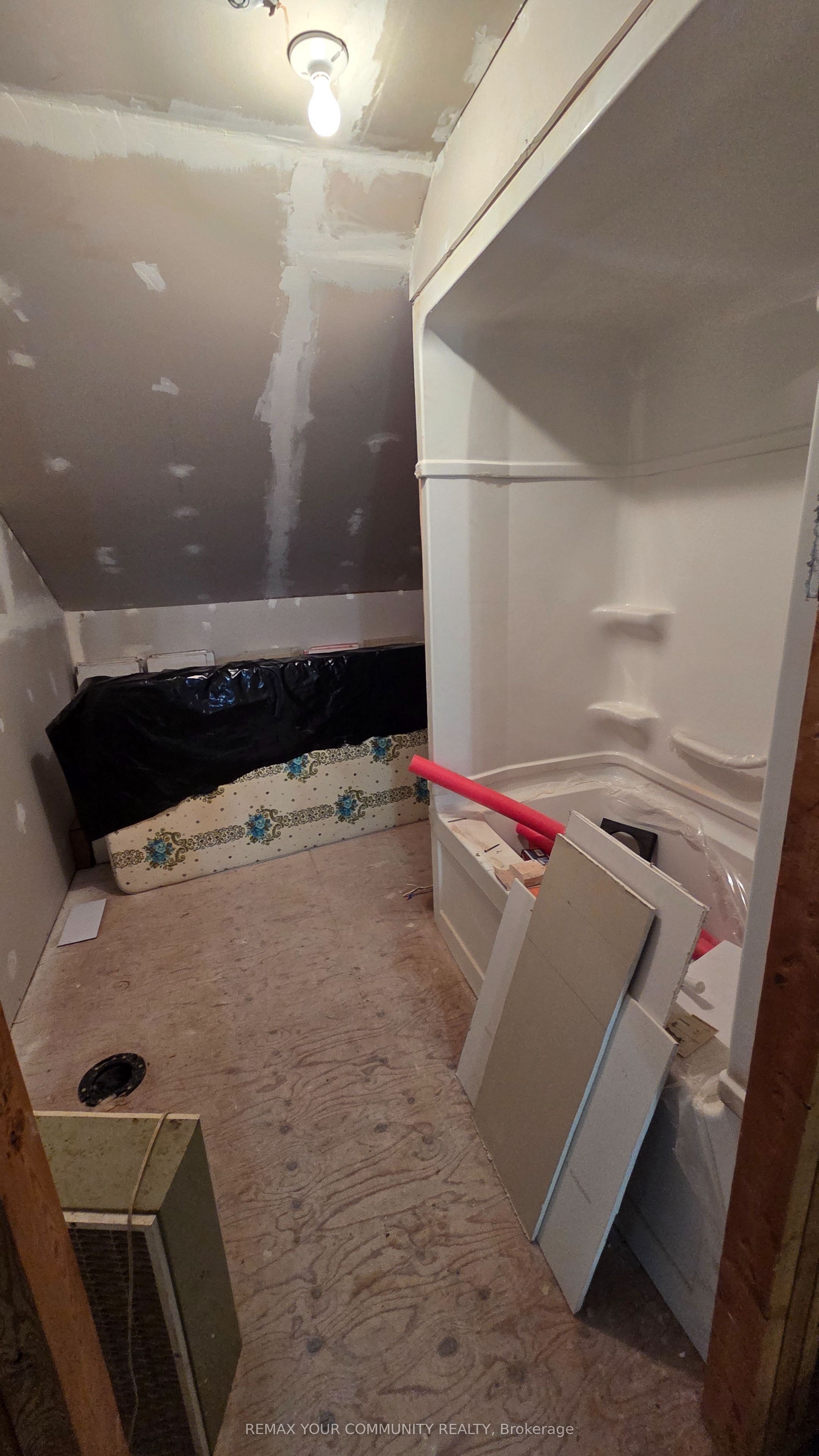 X13806572 Property Photo 9