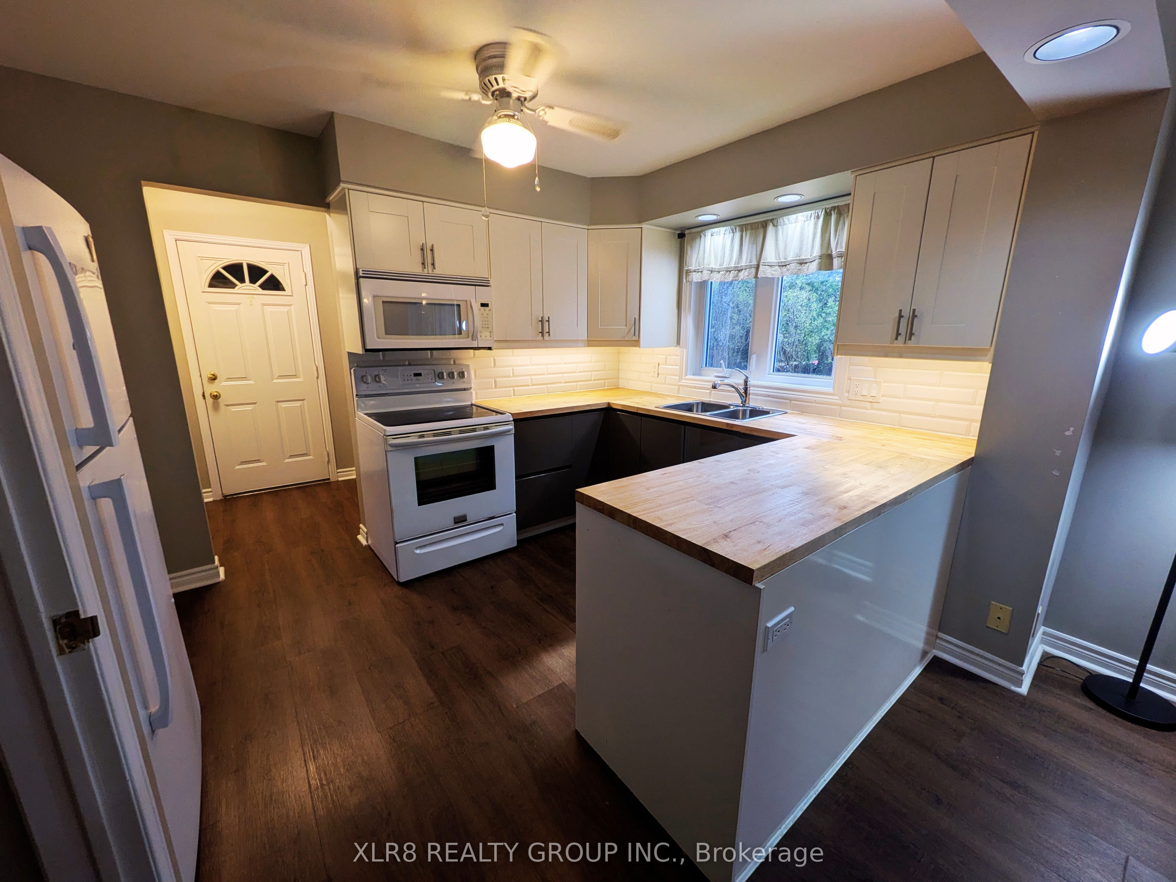 12 John Sidney Crescent Property Photo 6