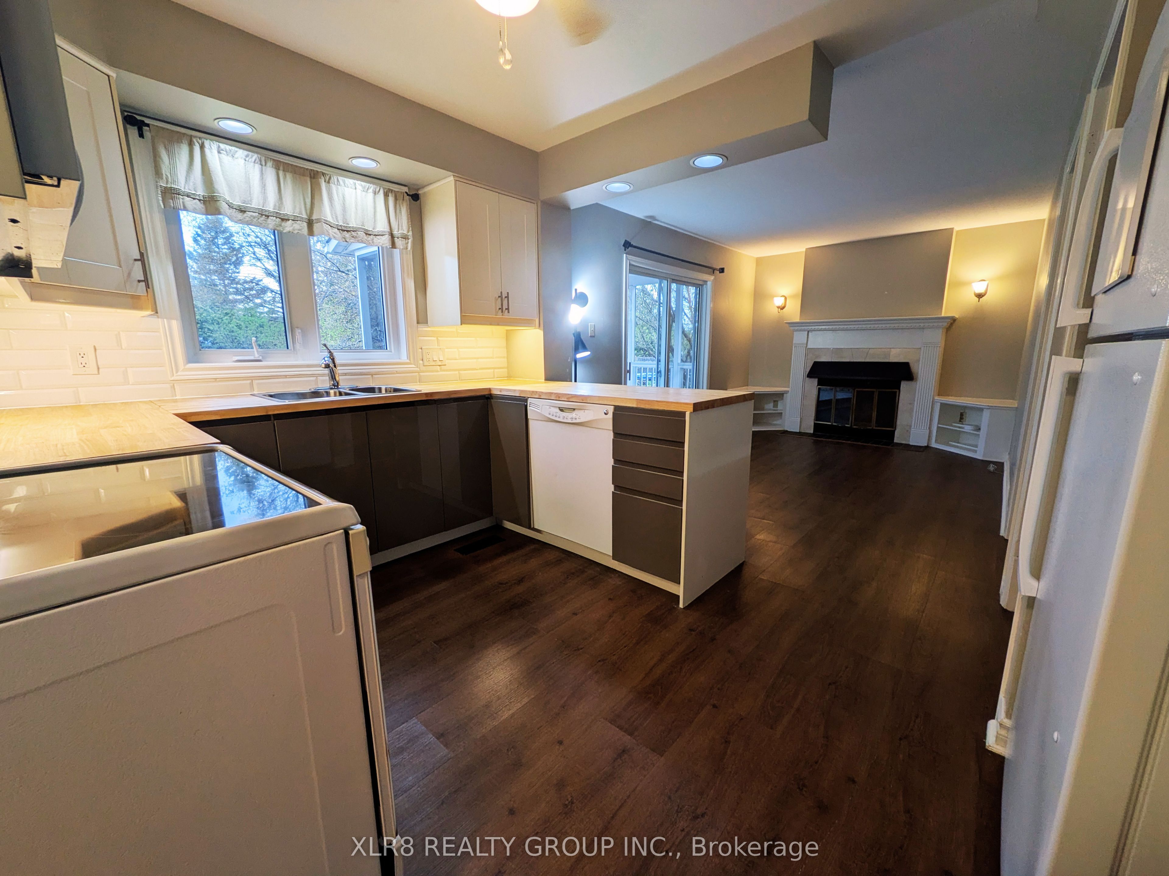 12 John Sidney Crescent Property Photo 7