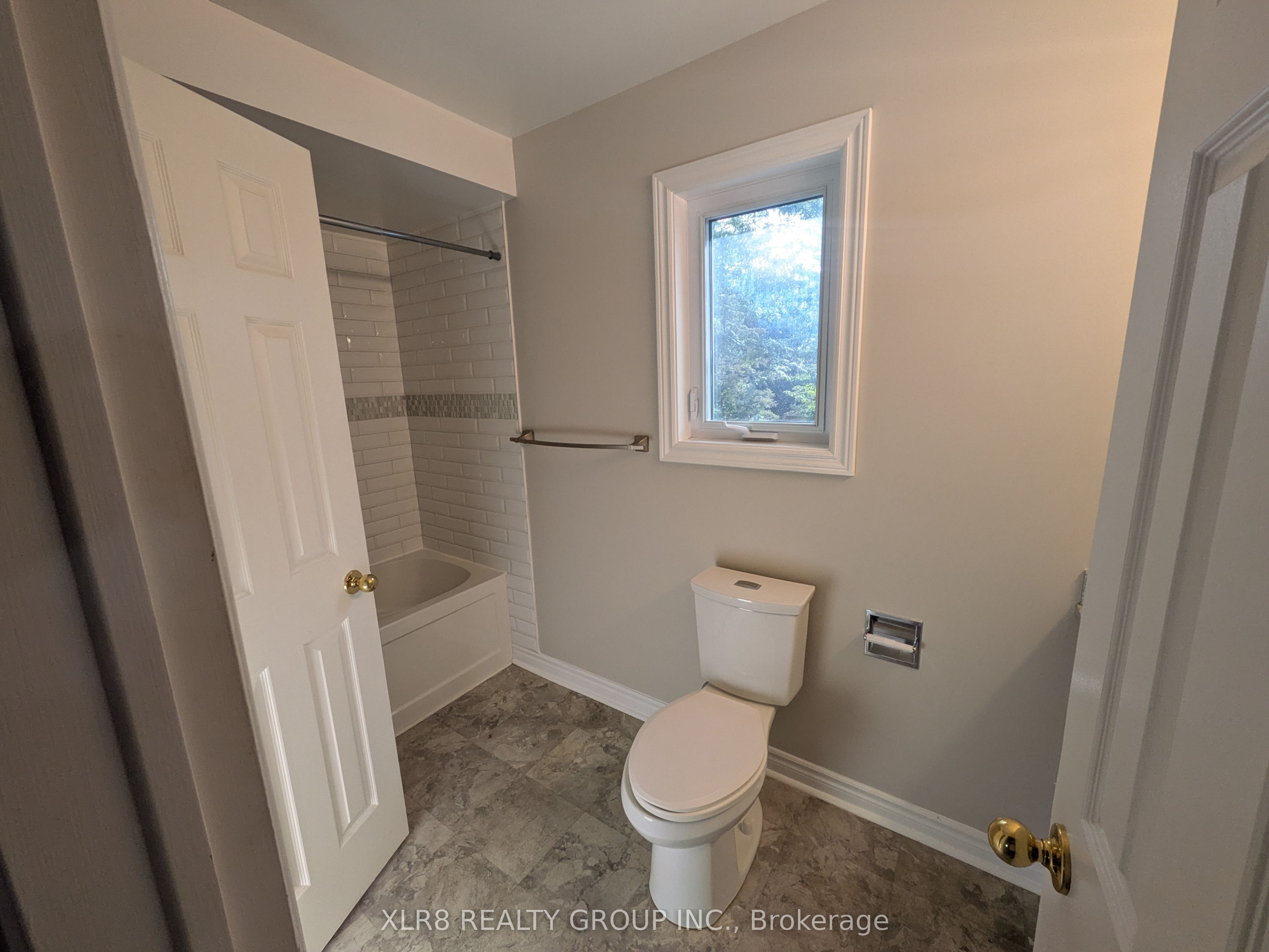 12 John Sidney Crescent Property Photo 14