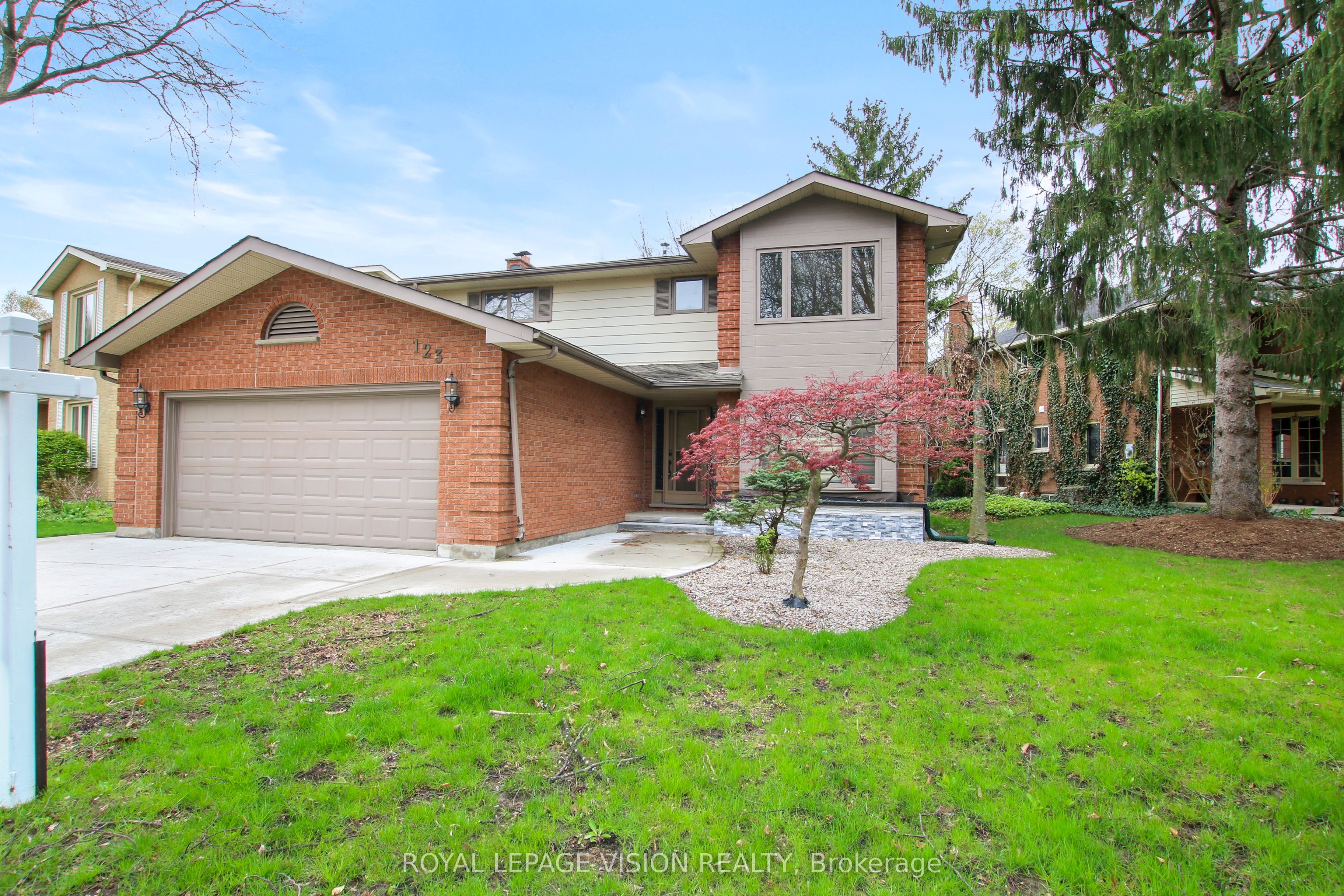 123 Chesham Avenue Property Photo 2