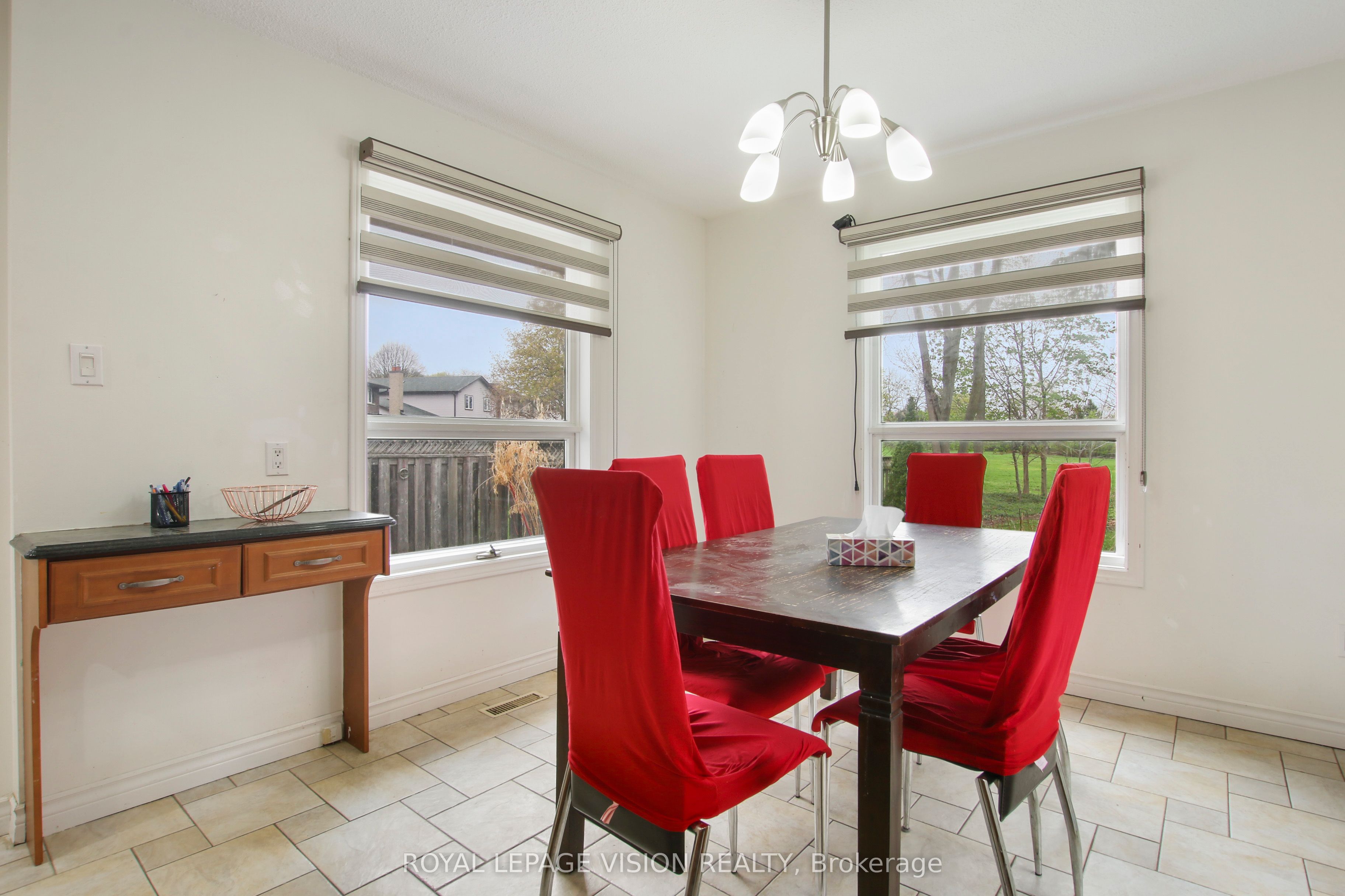 123 Chesham Avenue Property Photo 8