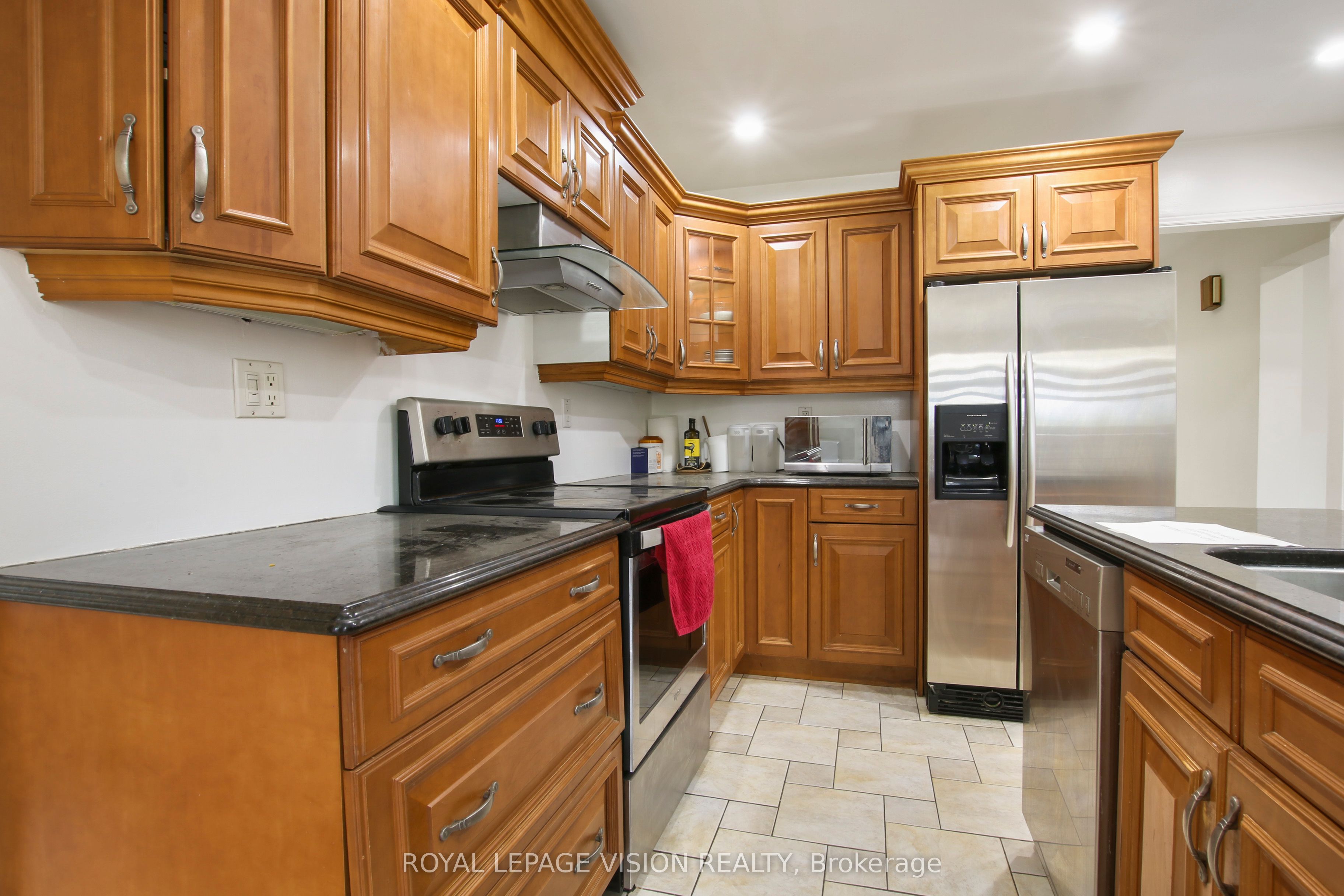 123 Chesham Avenue Property Photo 12