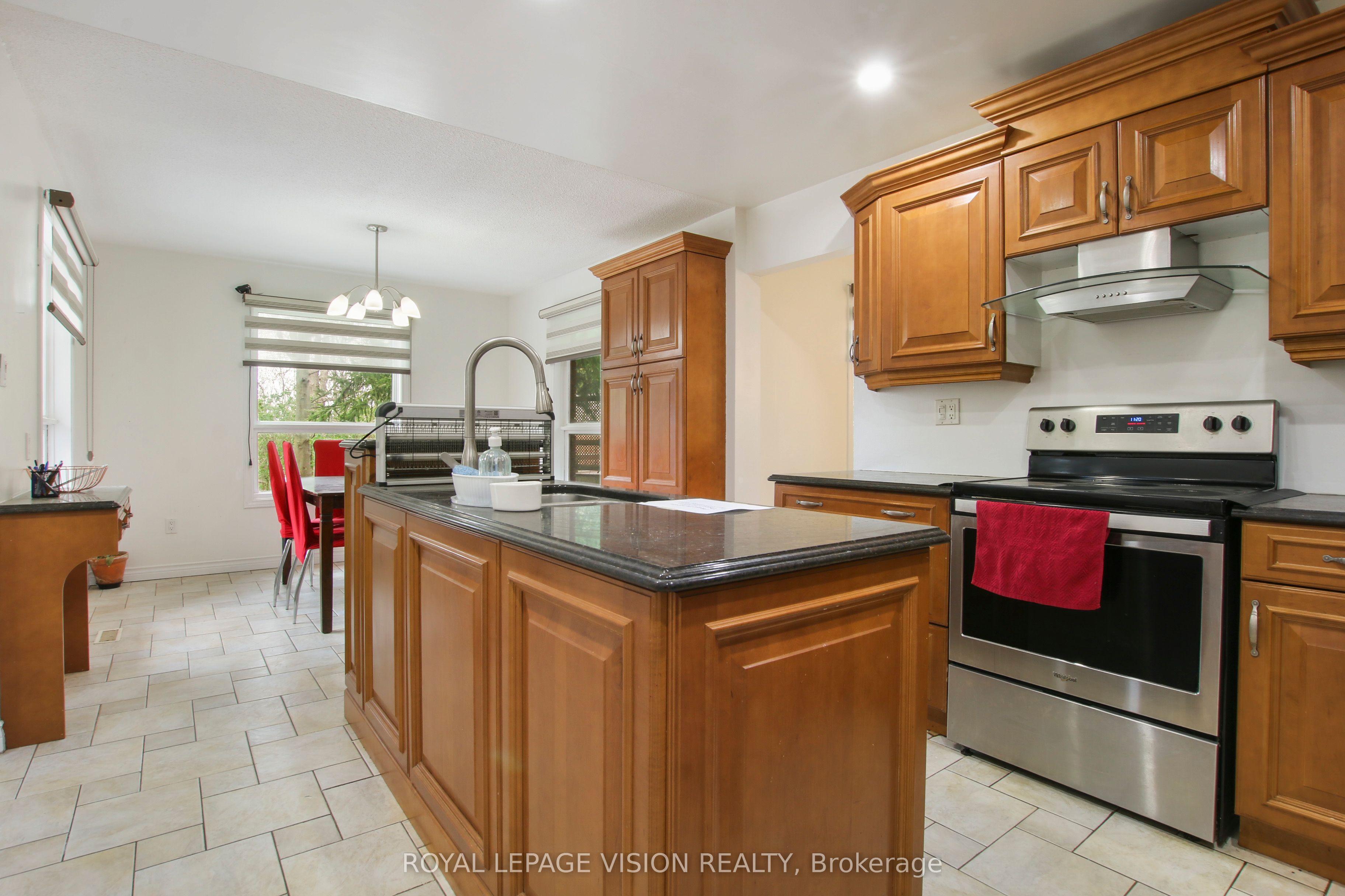 123 Chesham Avenue Property Photo 13
