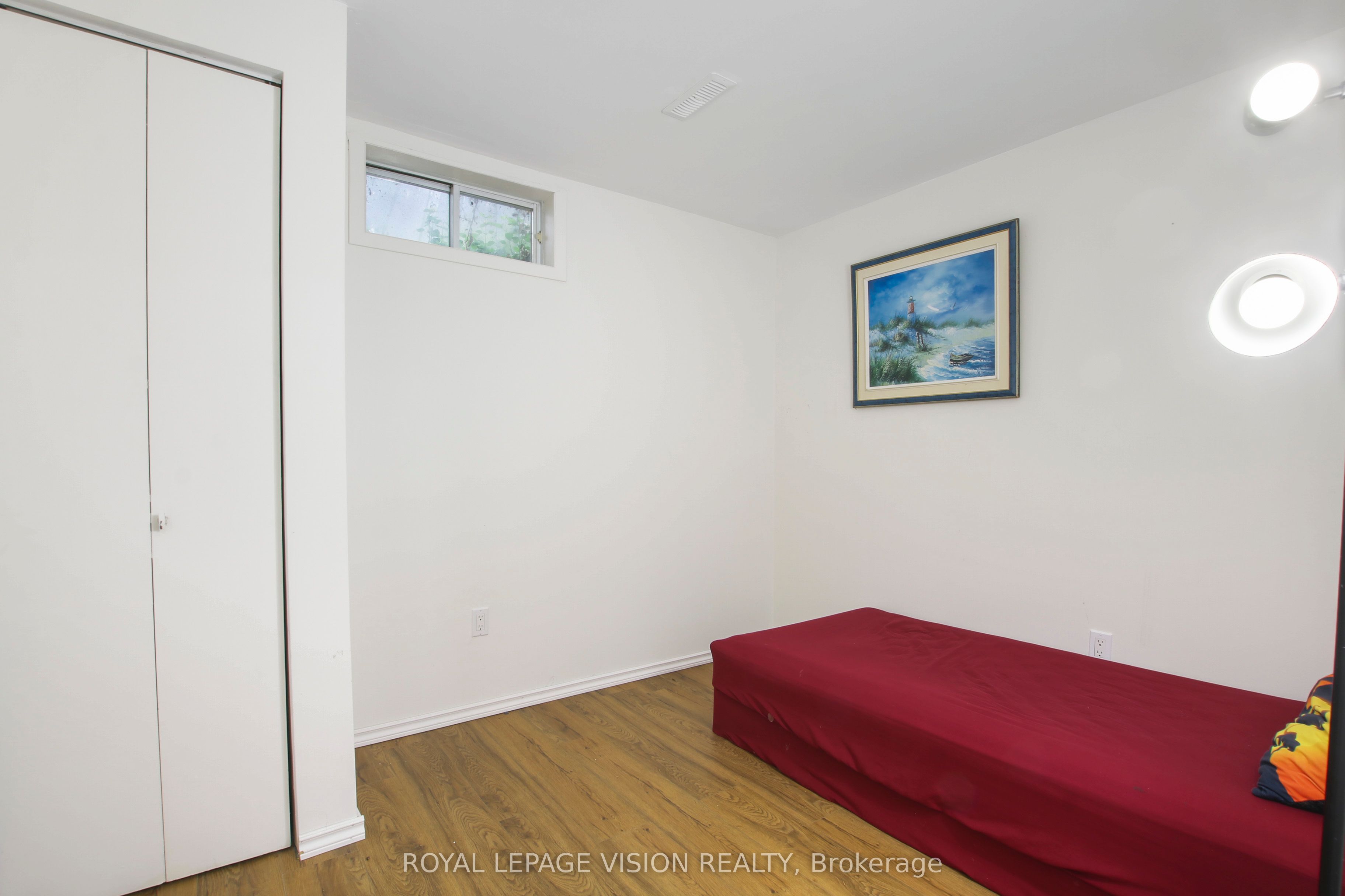 123 Chesham Avenue Property Photo 24