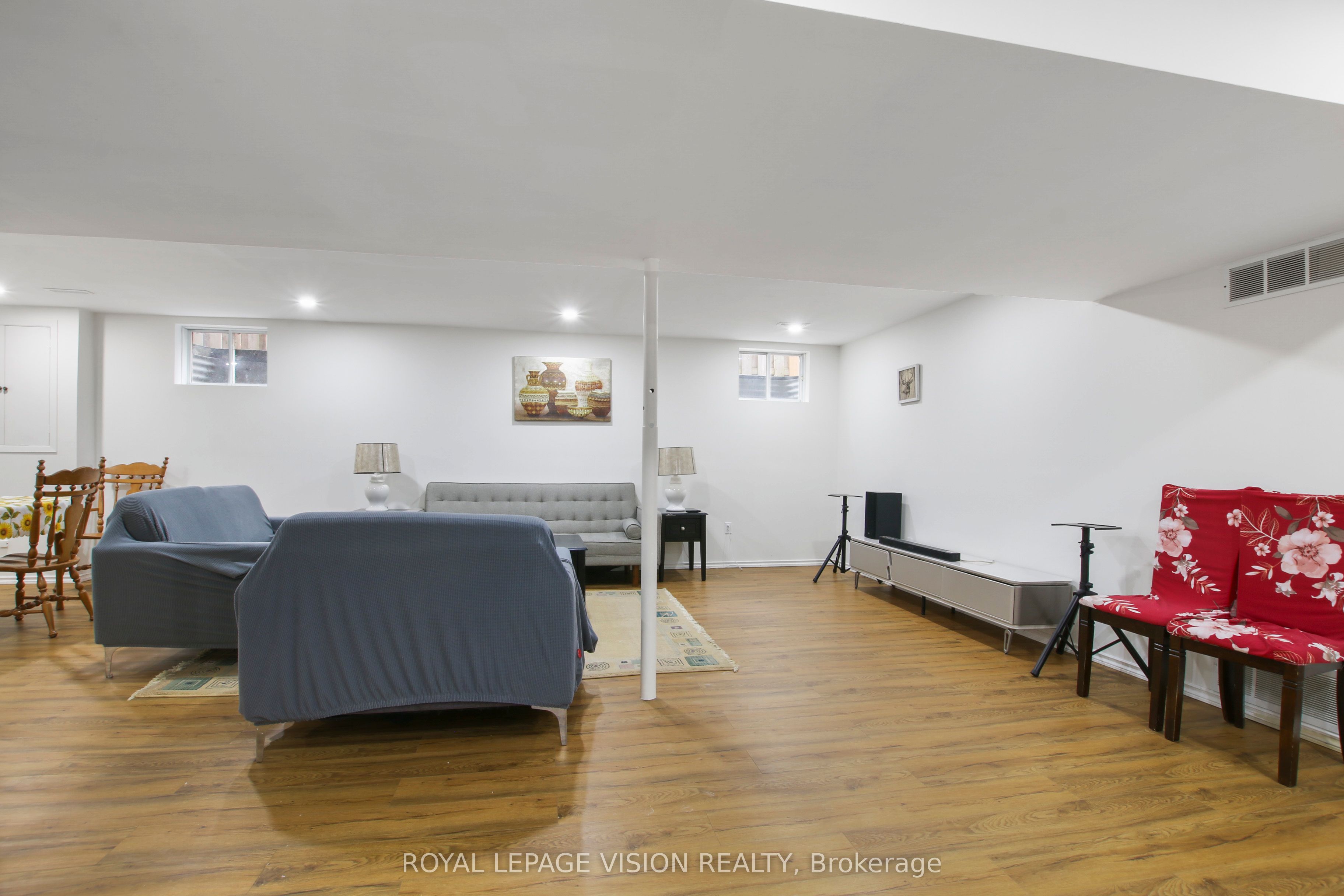123 Chesham Avenue Property Photo 25