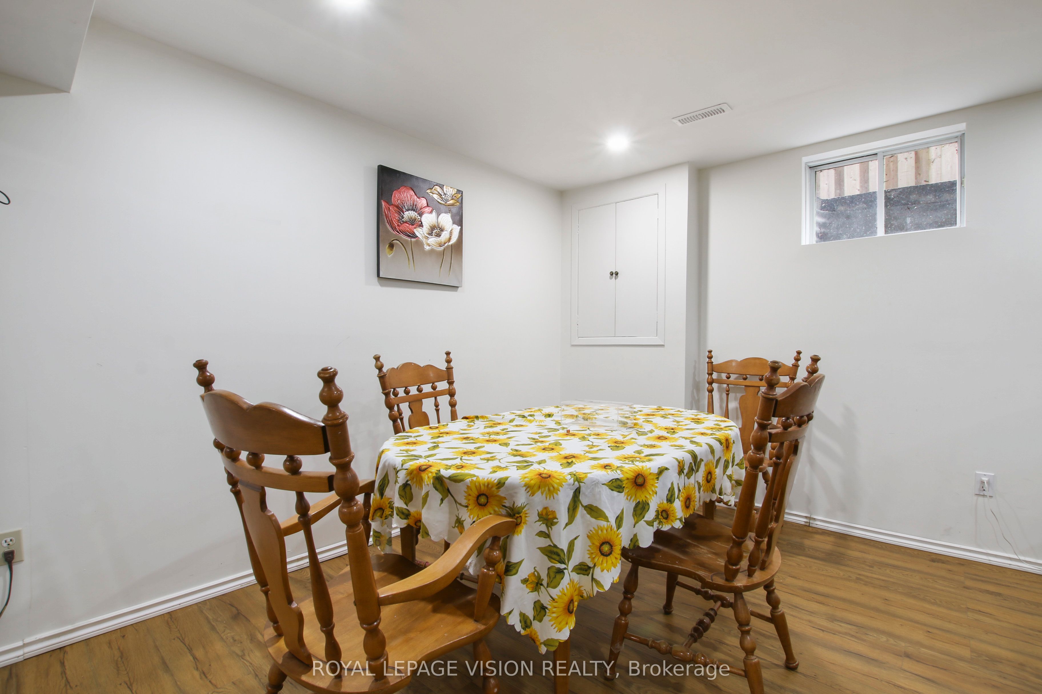 123 Chesham Avenue Property Photo 27