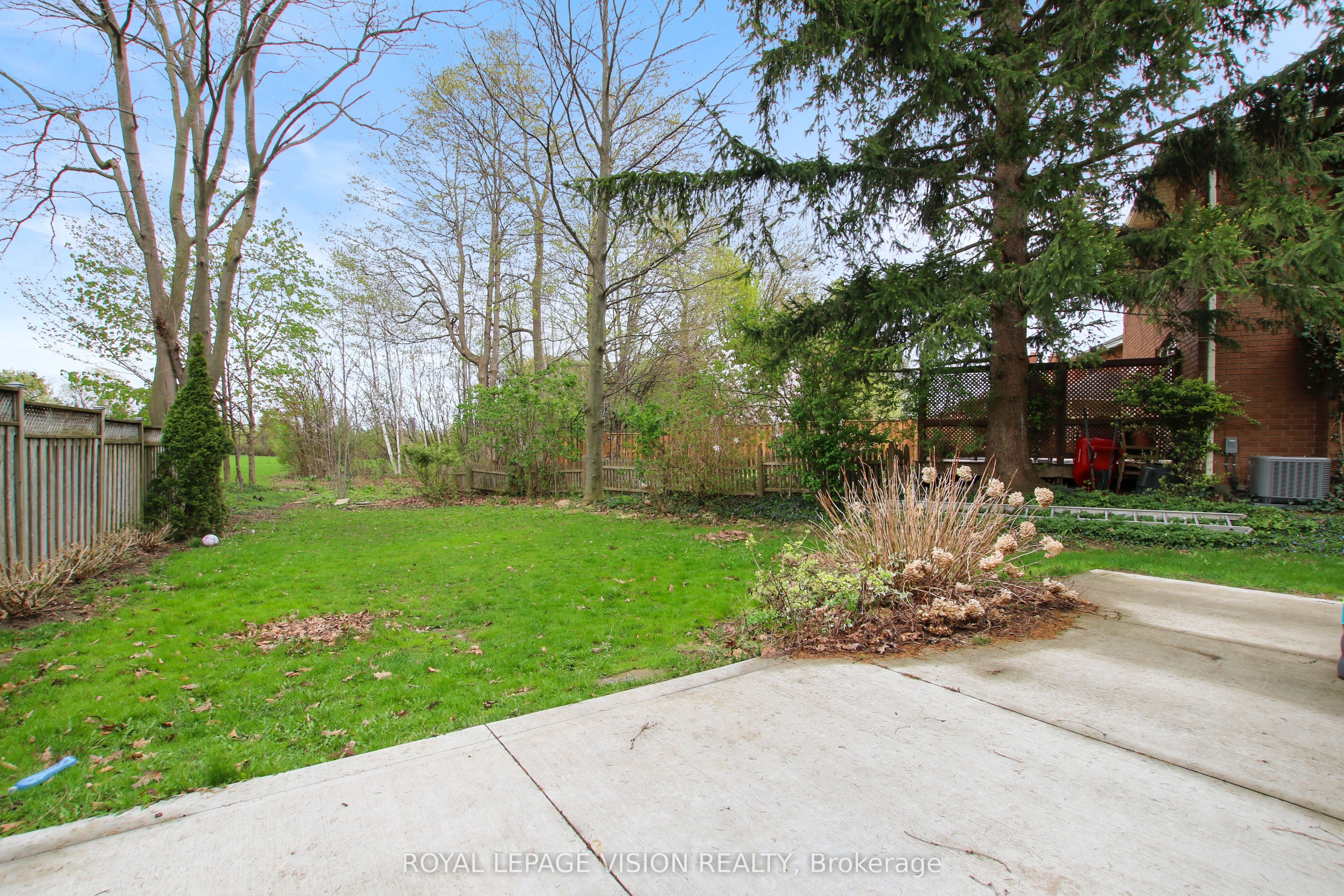 123 Chesham Avenue Property Photo 29