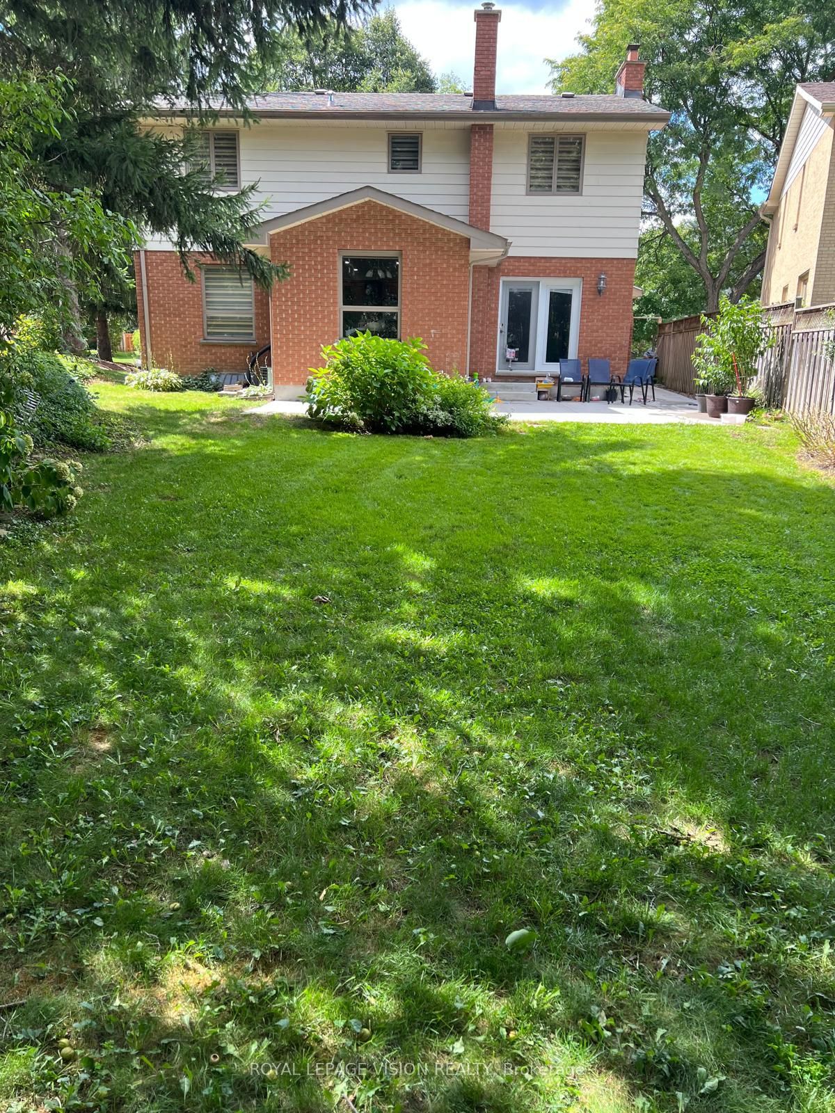 123 Chesham Avenue Property Photo 35