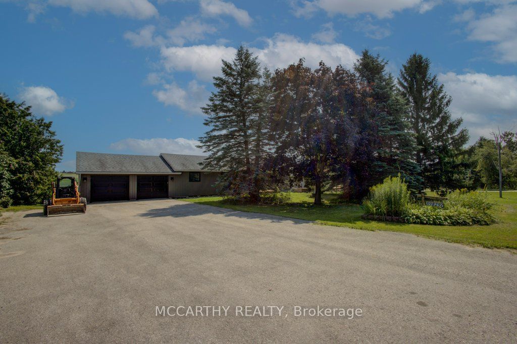 598297 2nd Line W Property Photo 2