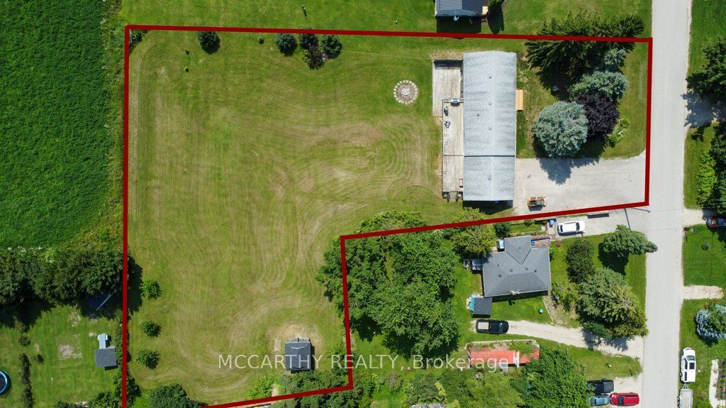 598297 2nd Line W Property Photo 3