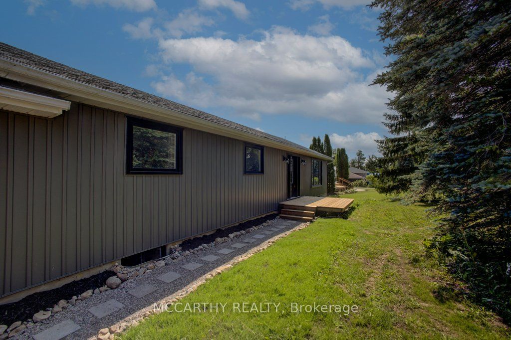 598297 2nd Line W Property Photo 5