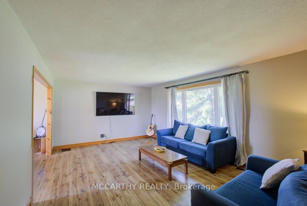598297 2nd Line W Property Photo 10