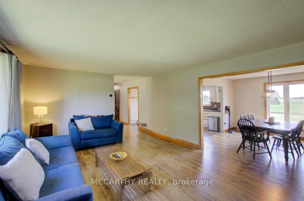 598297 2nd Line W Property Photo 11