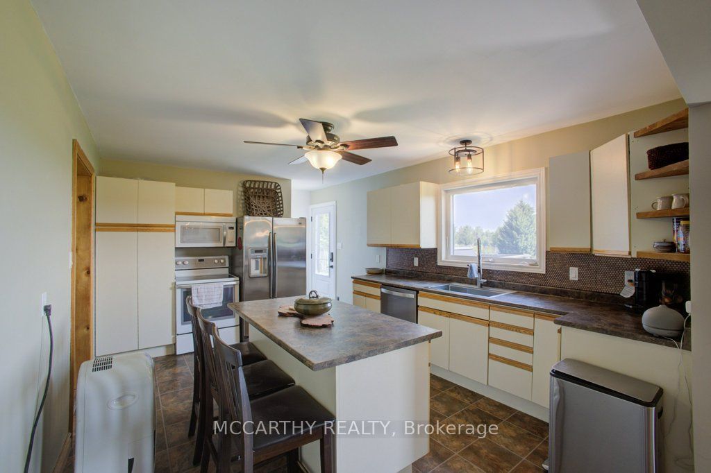 598297 2nd Line W Property Photo 18