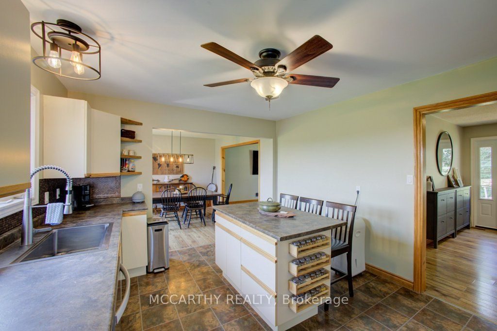 598297 2nd Line W Property Photo 19