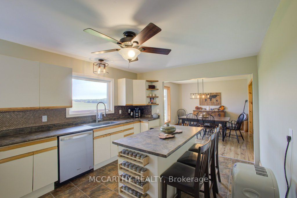 598297 2nd Line W Property Photo 20