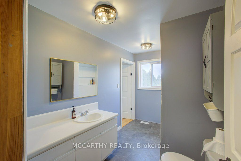 598297 2nd Line W Property Photo 21