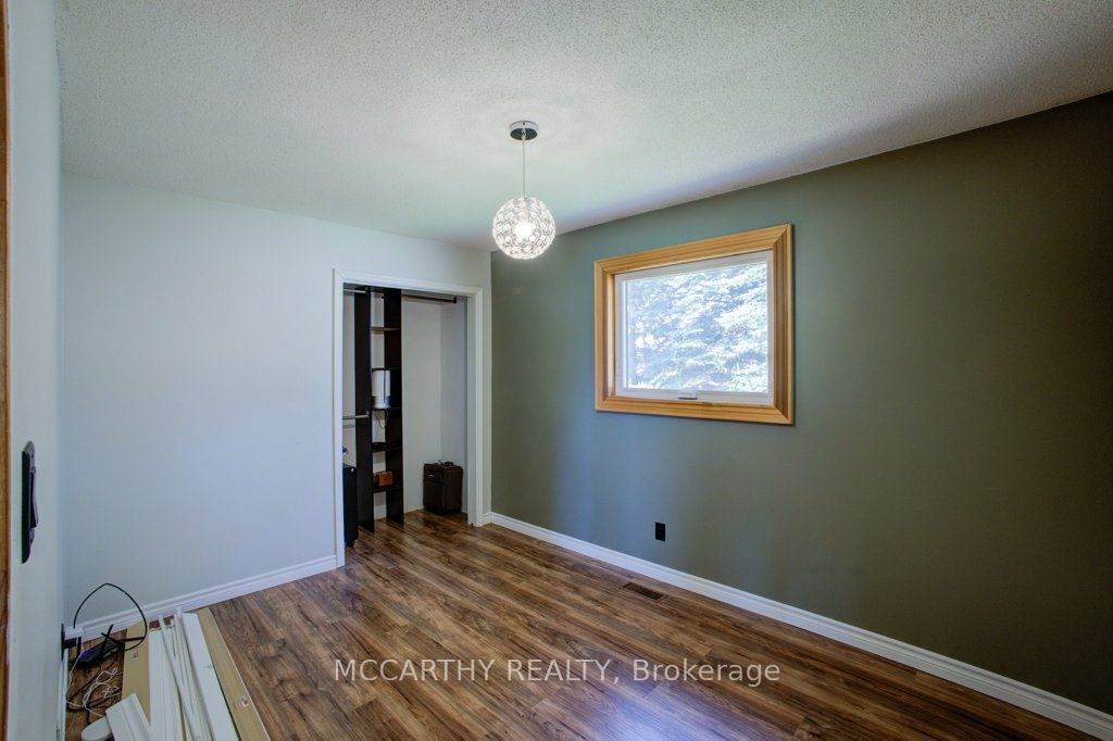 598297 2nd Line W Property Photo 25