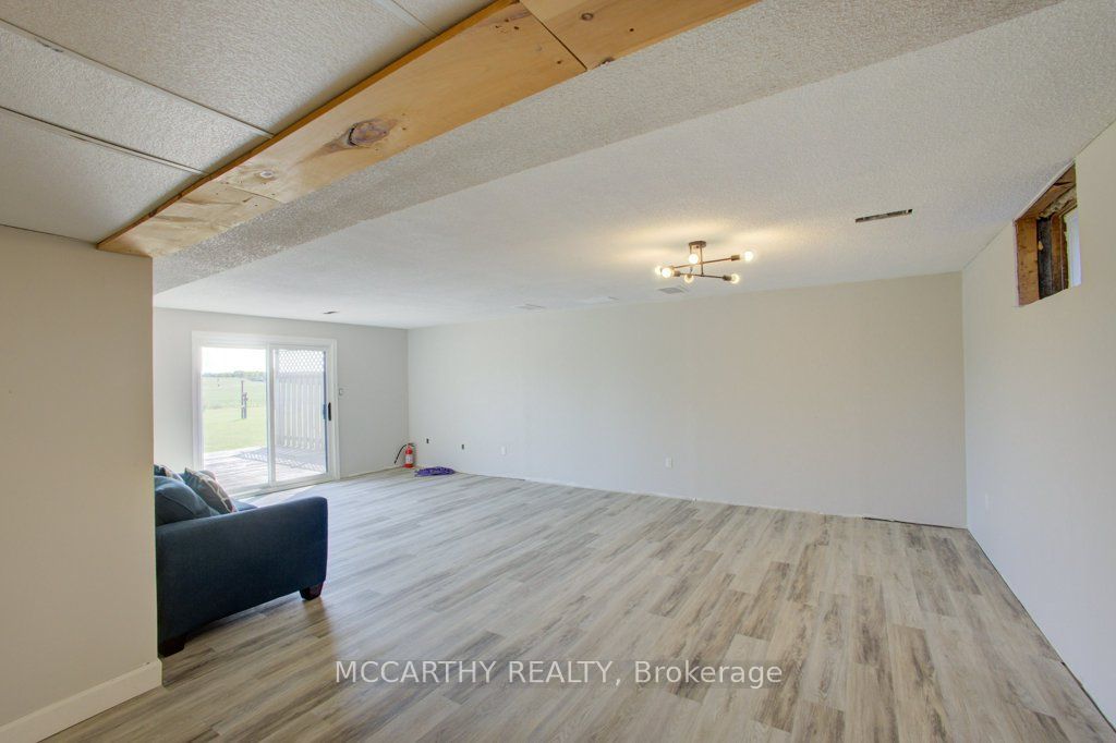 598297 2nd Line W Property Photo 26