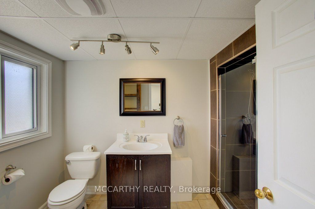 598297 2nd Line W Property Photo 30