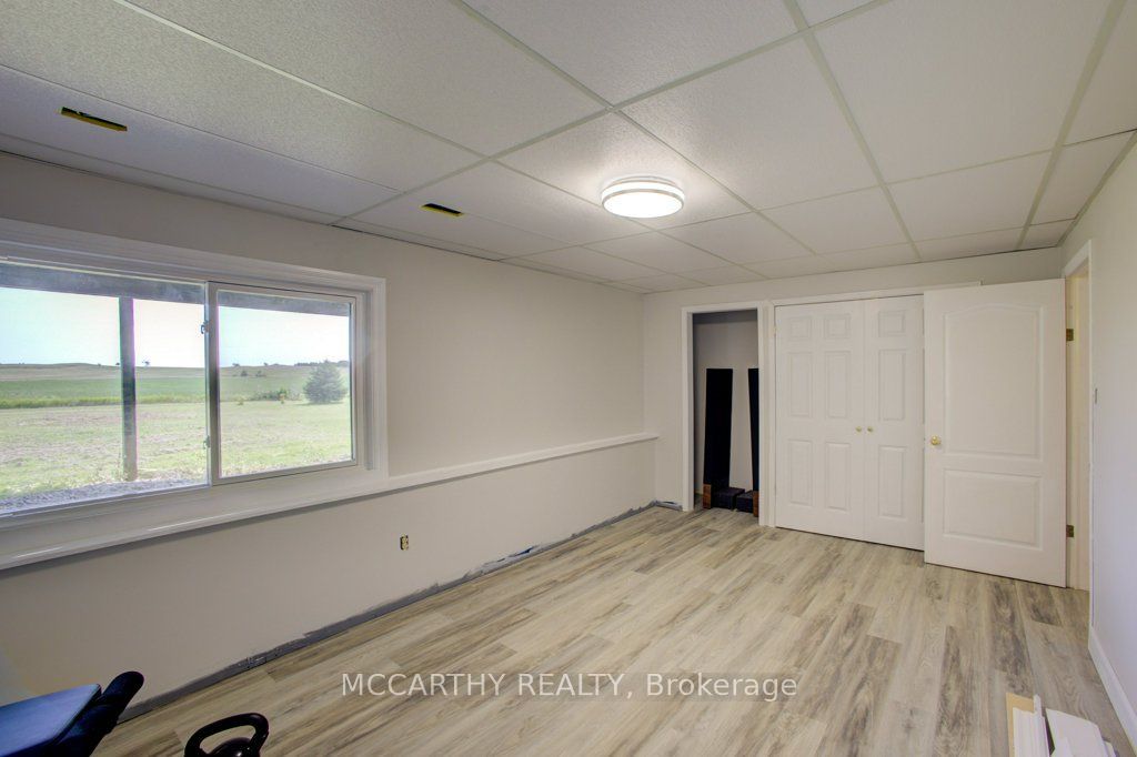 598297 2nd Line W Property Photo 32