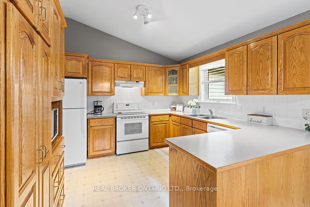 411 Olde Village Lane Property Photo 10