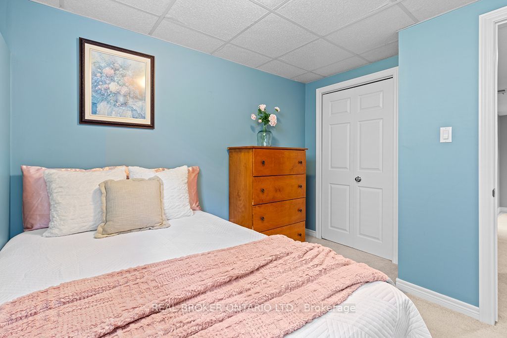 411 Olde Village Lane Property Photo 33